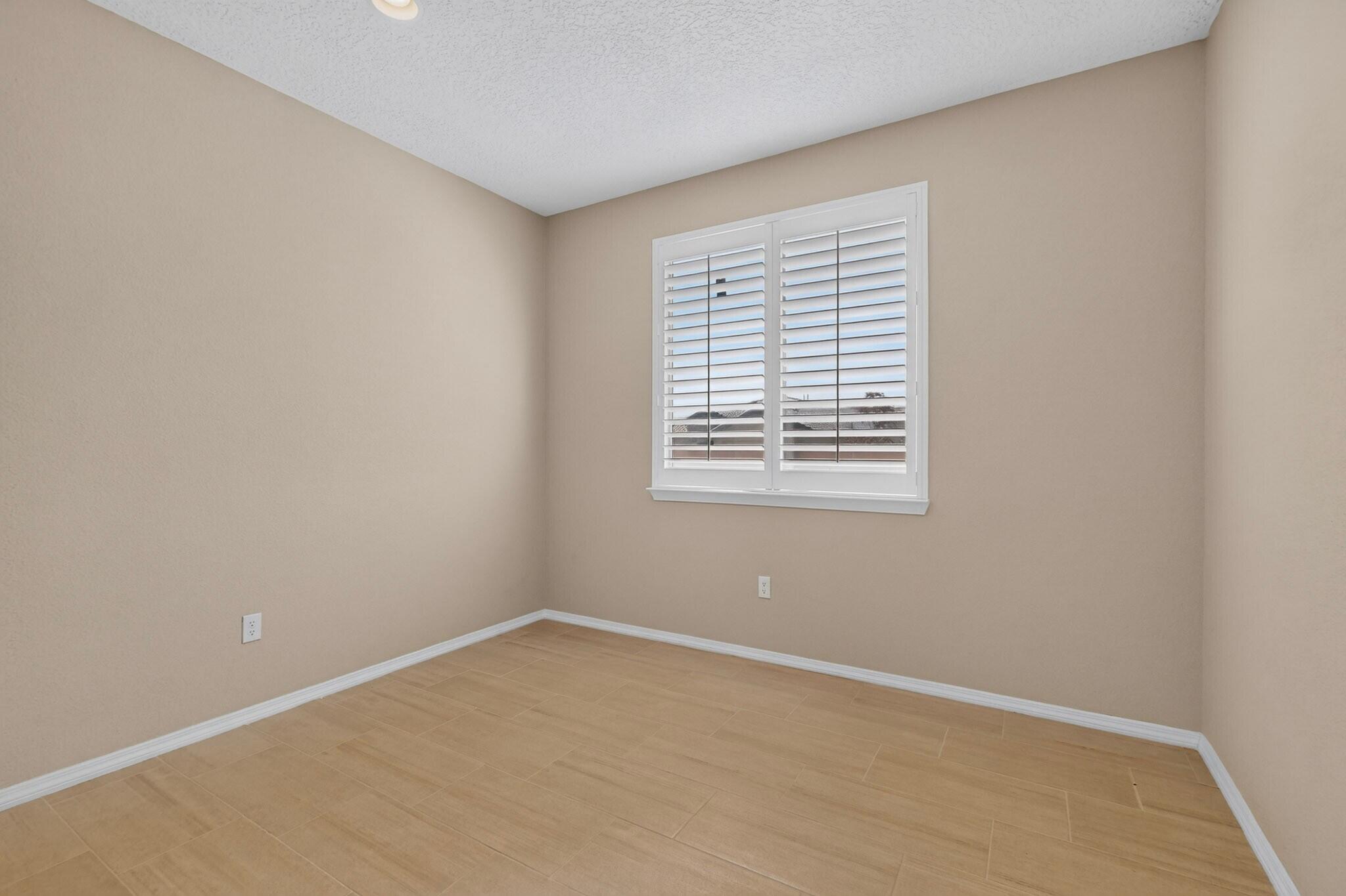 Photo 17 — 6301 Acadia Lane NE