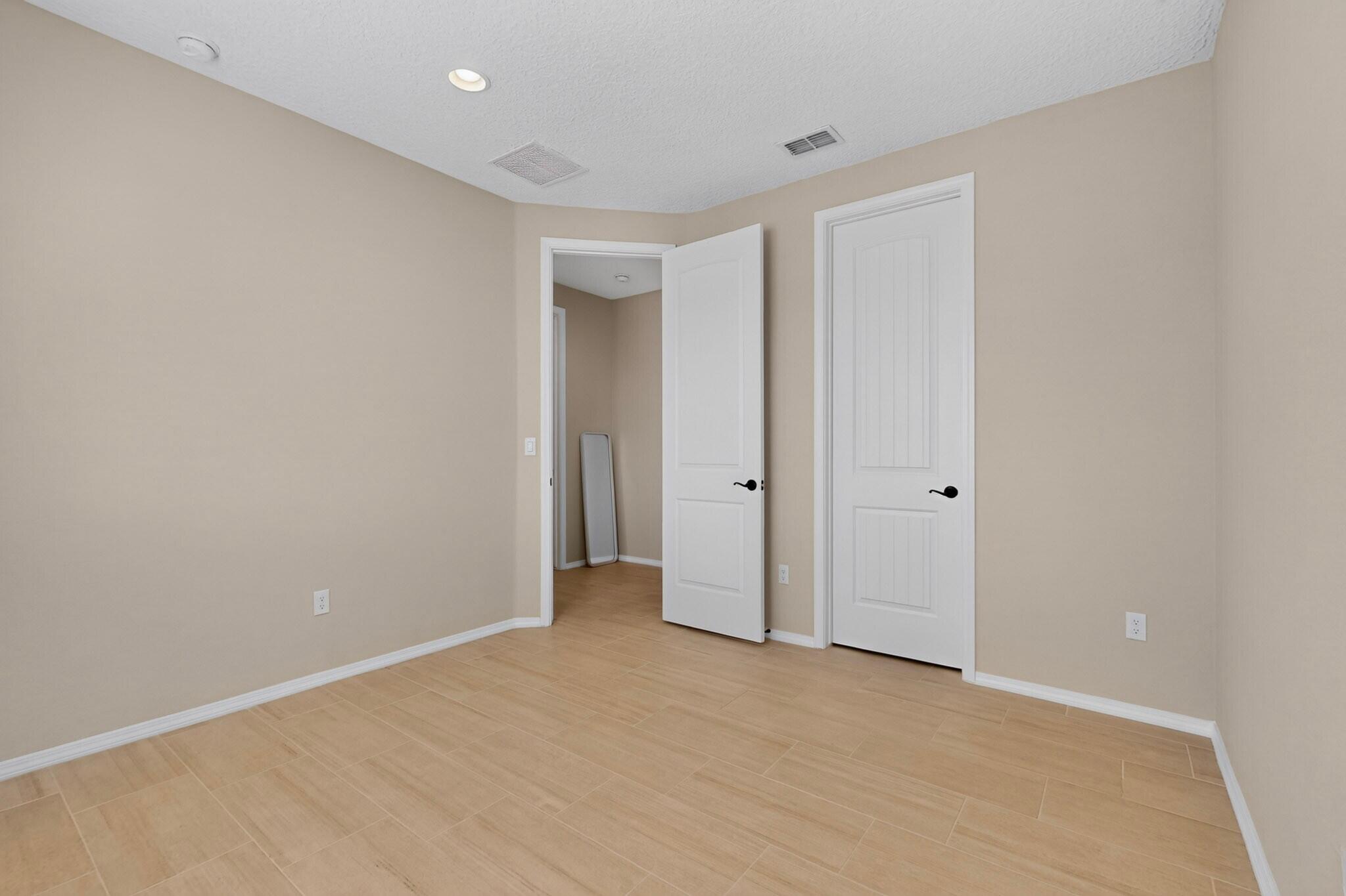 Photo 19 — 6301 Acadia Lane NE