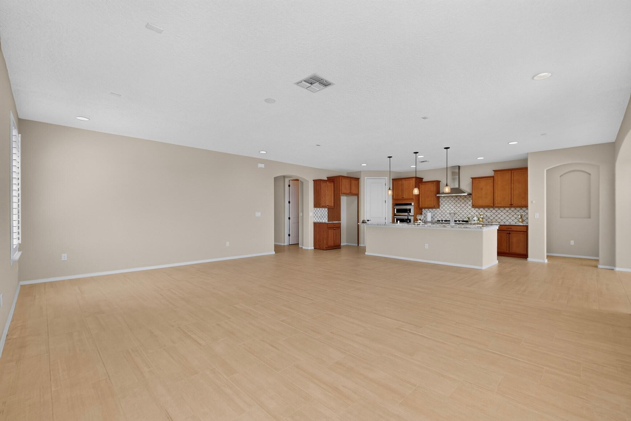 Photo 4 — 6301 Acadia Lane NE