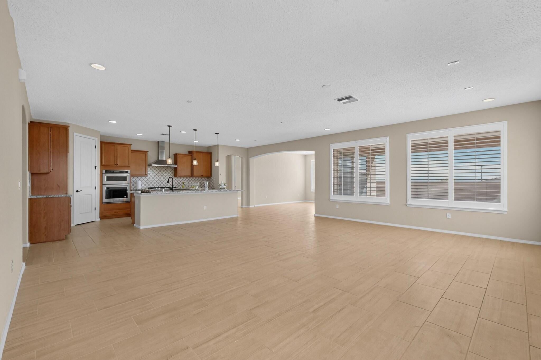 Photo 5 — 6301 Acadia Lane NE