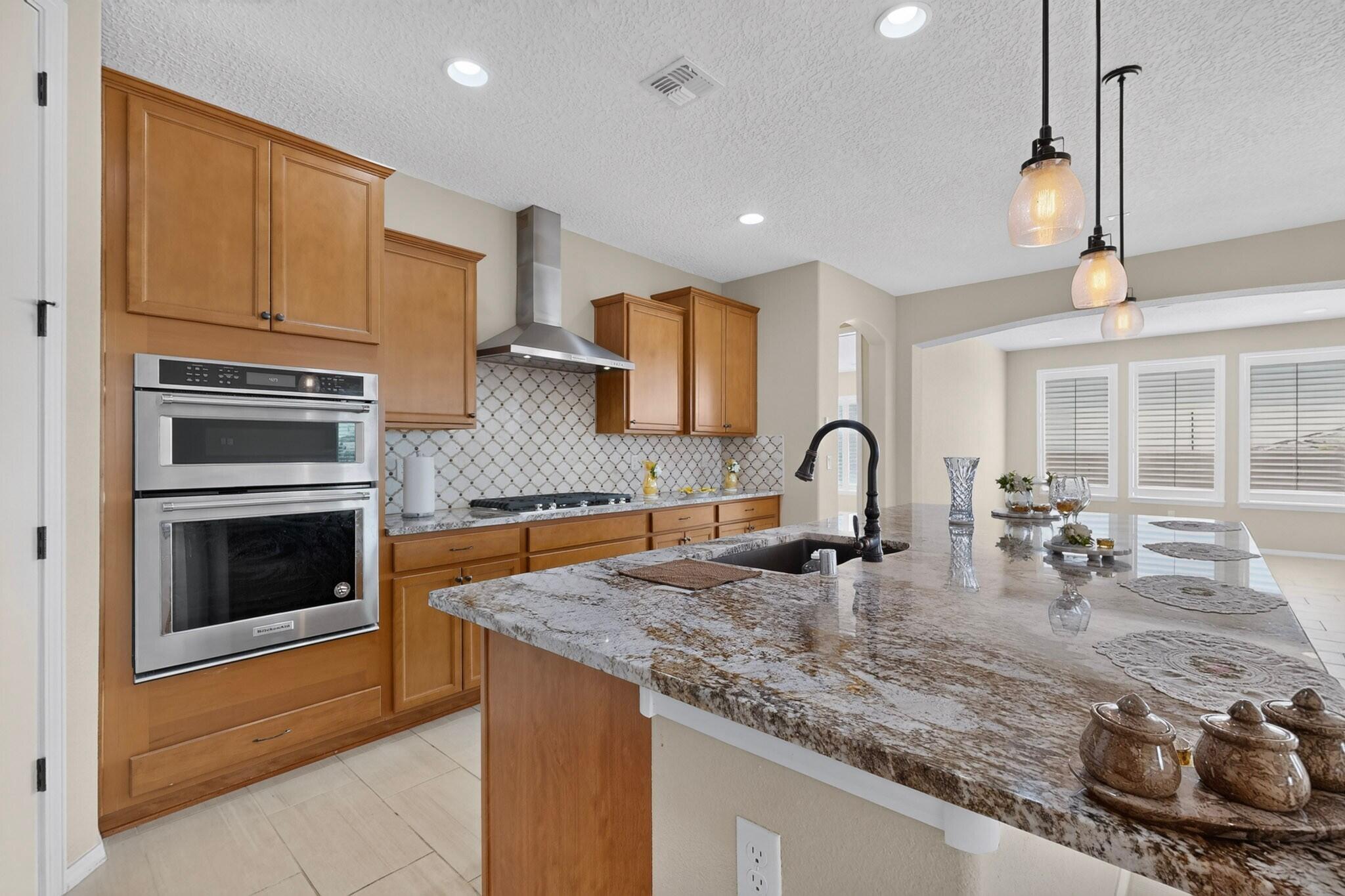 Photo 7 — 6301 Acadia Lane NE