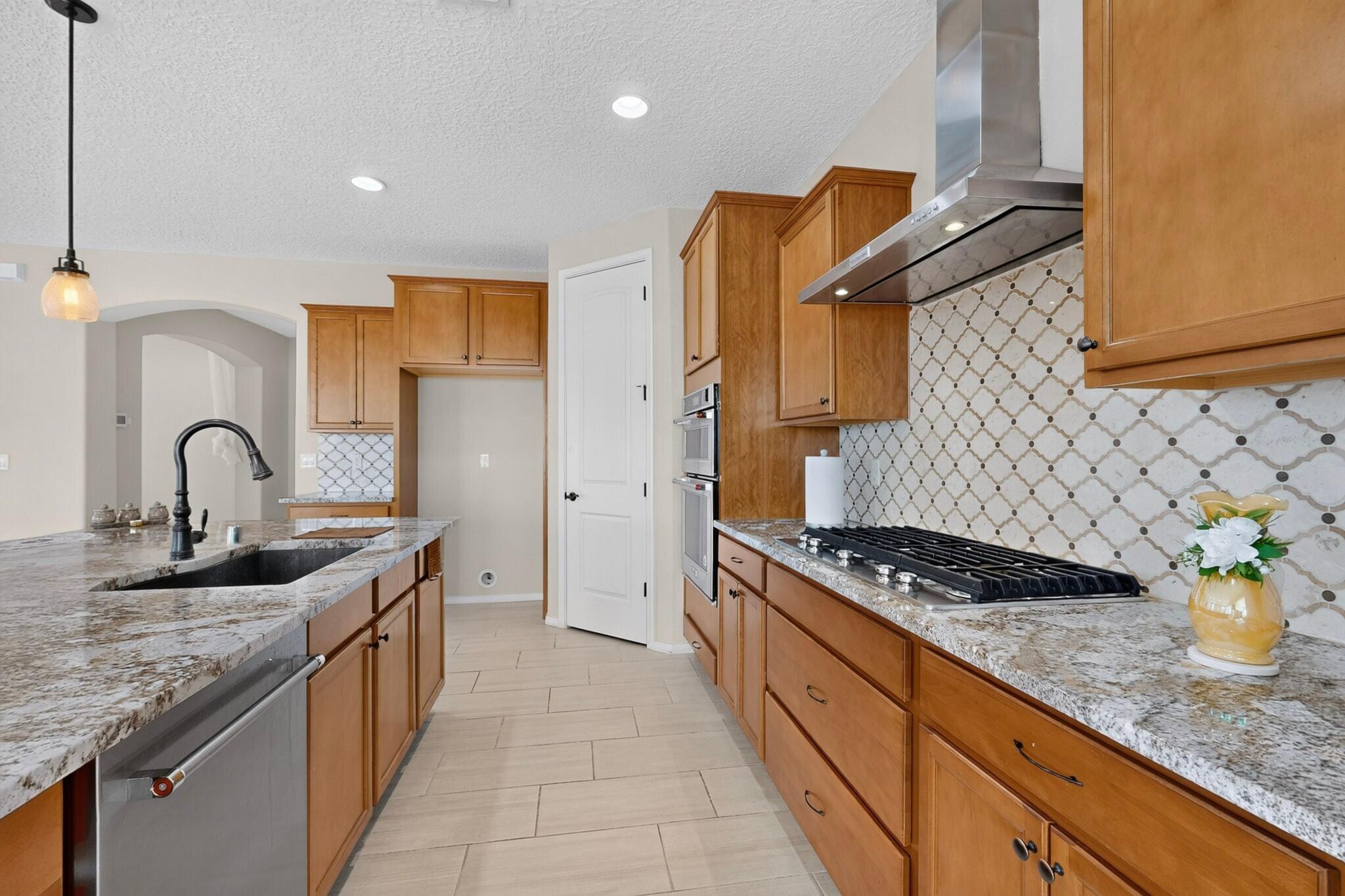Photo 9 — 6301 Acadia Lane NE