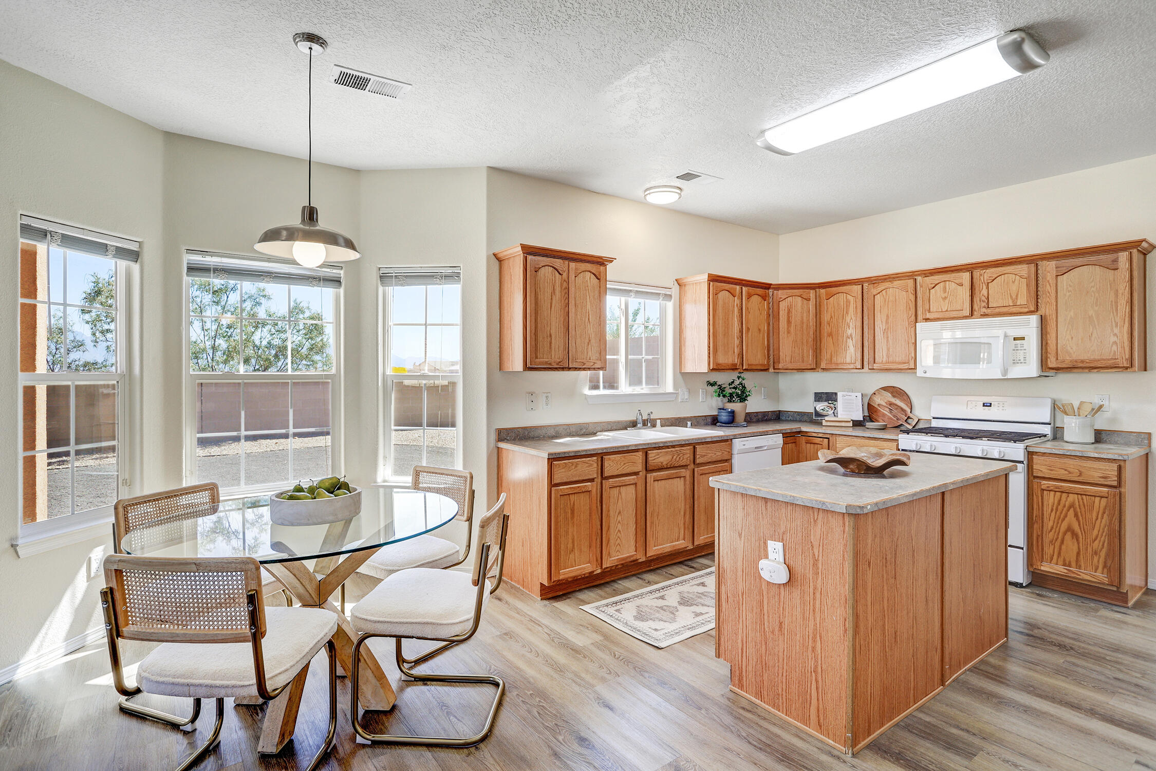Photo 10 — 9924 Prestige Court NW