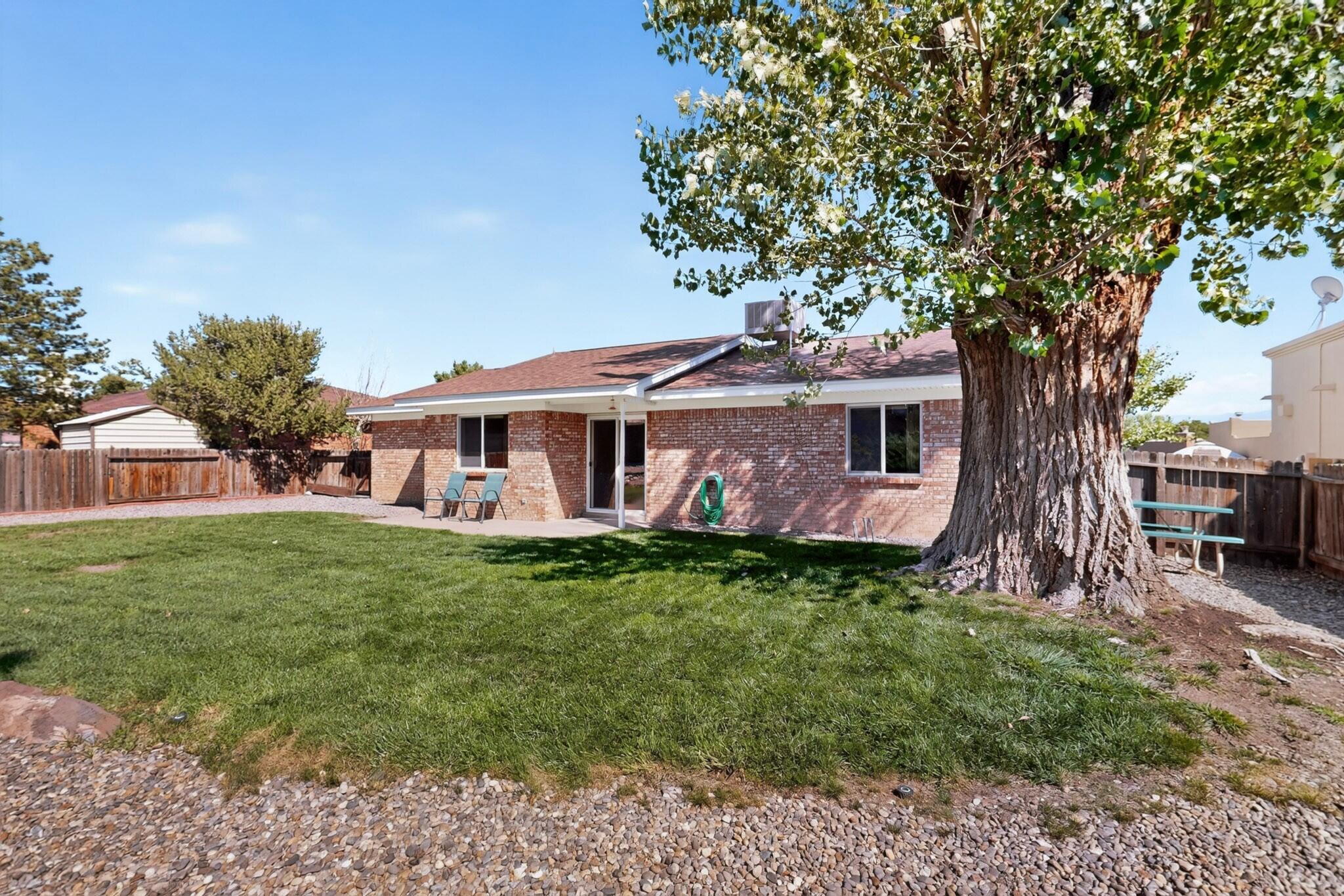 Photo 8 — 9933 Clearwater Street NW