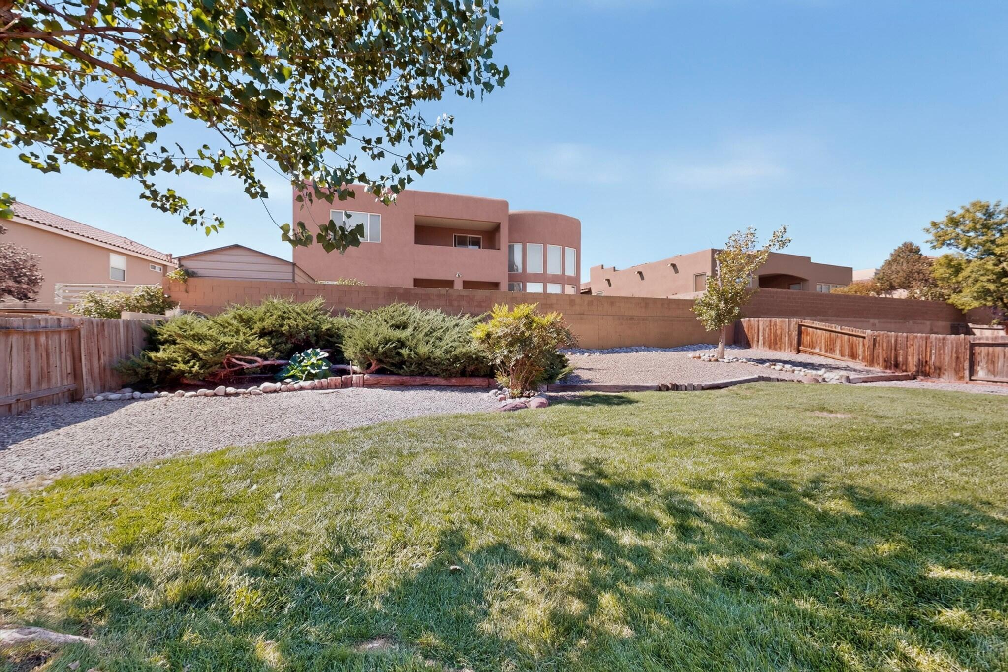Photo 7 — 9933 Clearwater Street NW