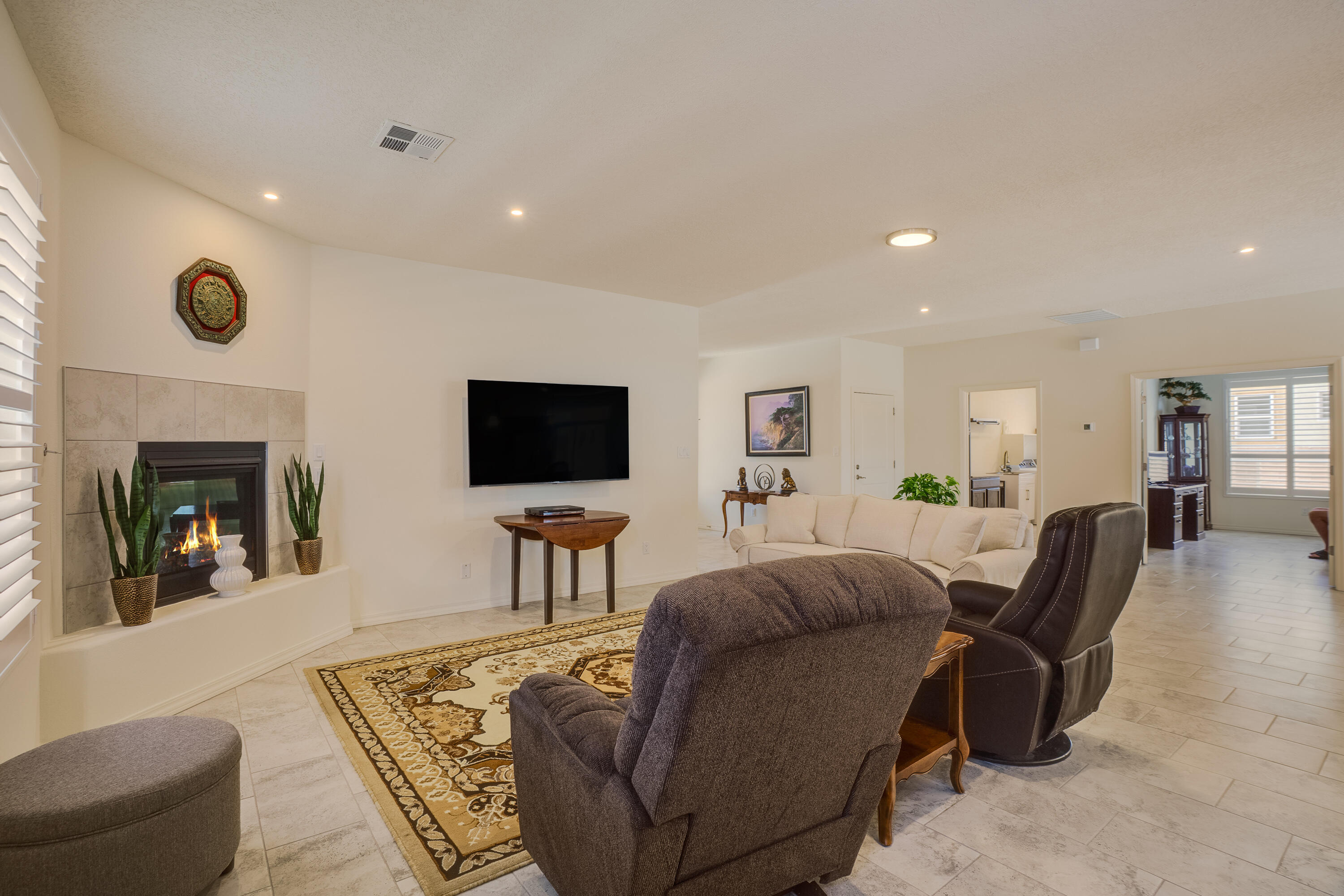 Photo 19 — 590 Rio Chama Circle SW