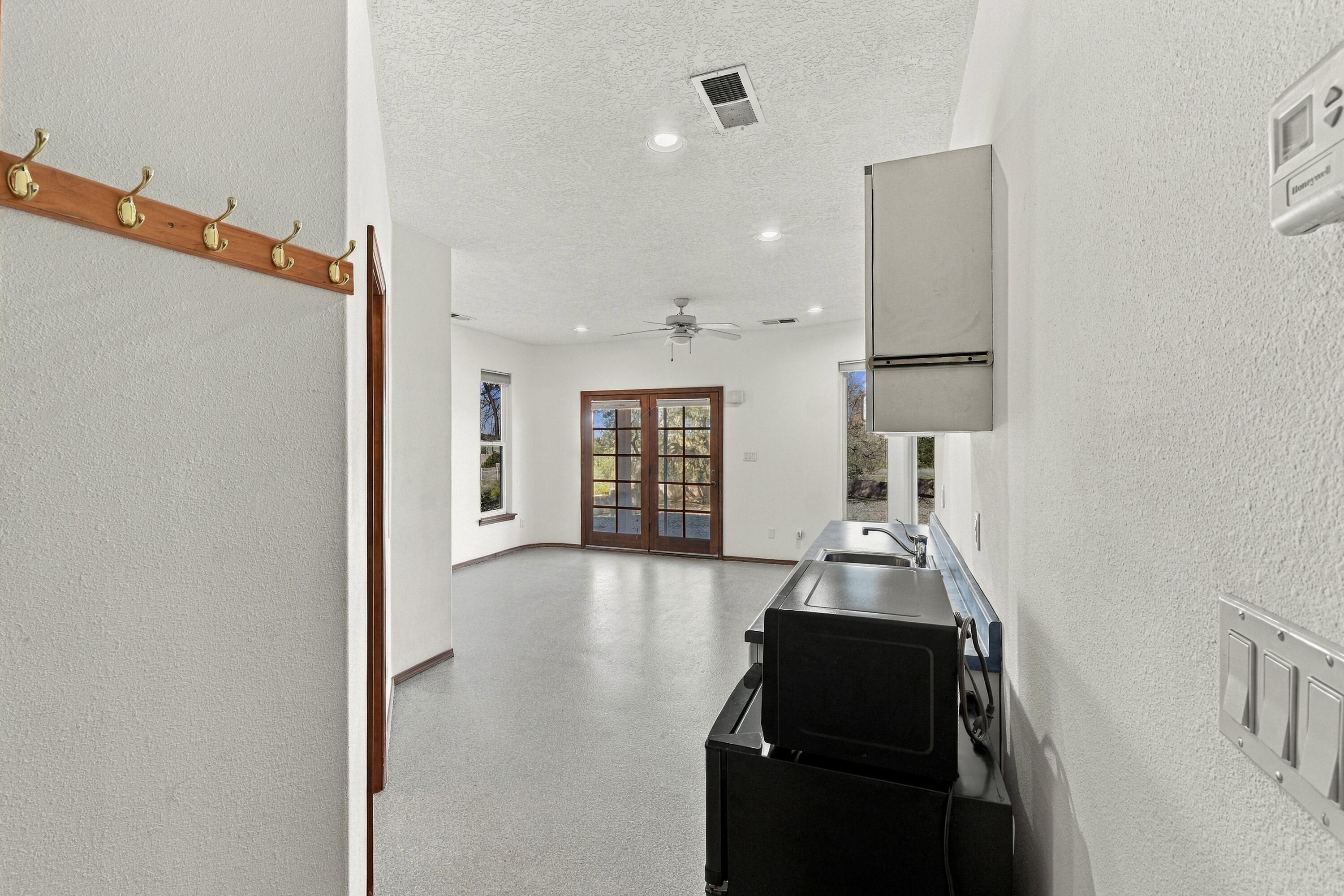 Photo 4 — 7921 San Diego Avenue NE