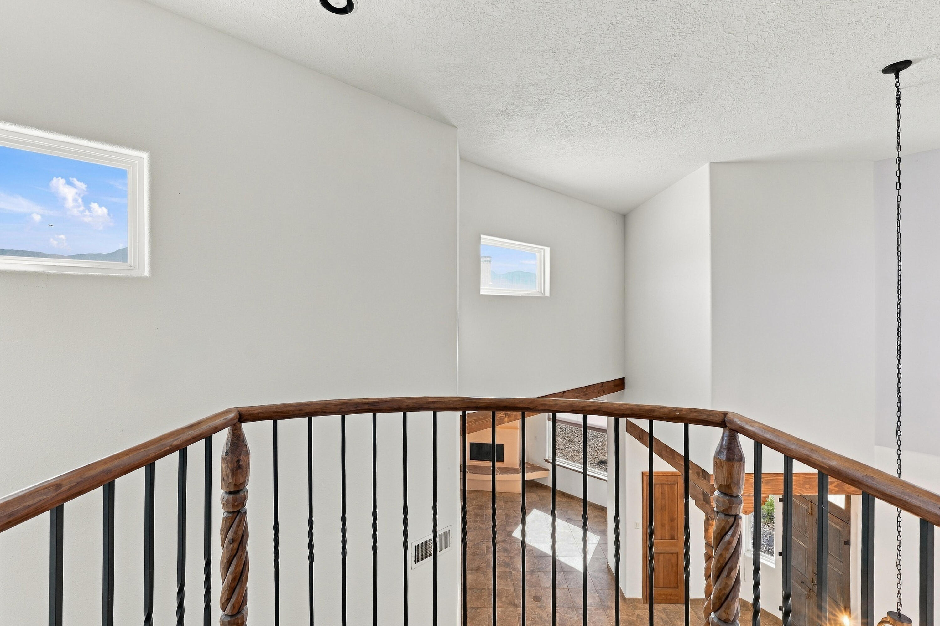 Photo 15 — 7921 San Diego Avenue NE