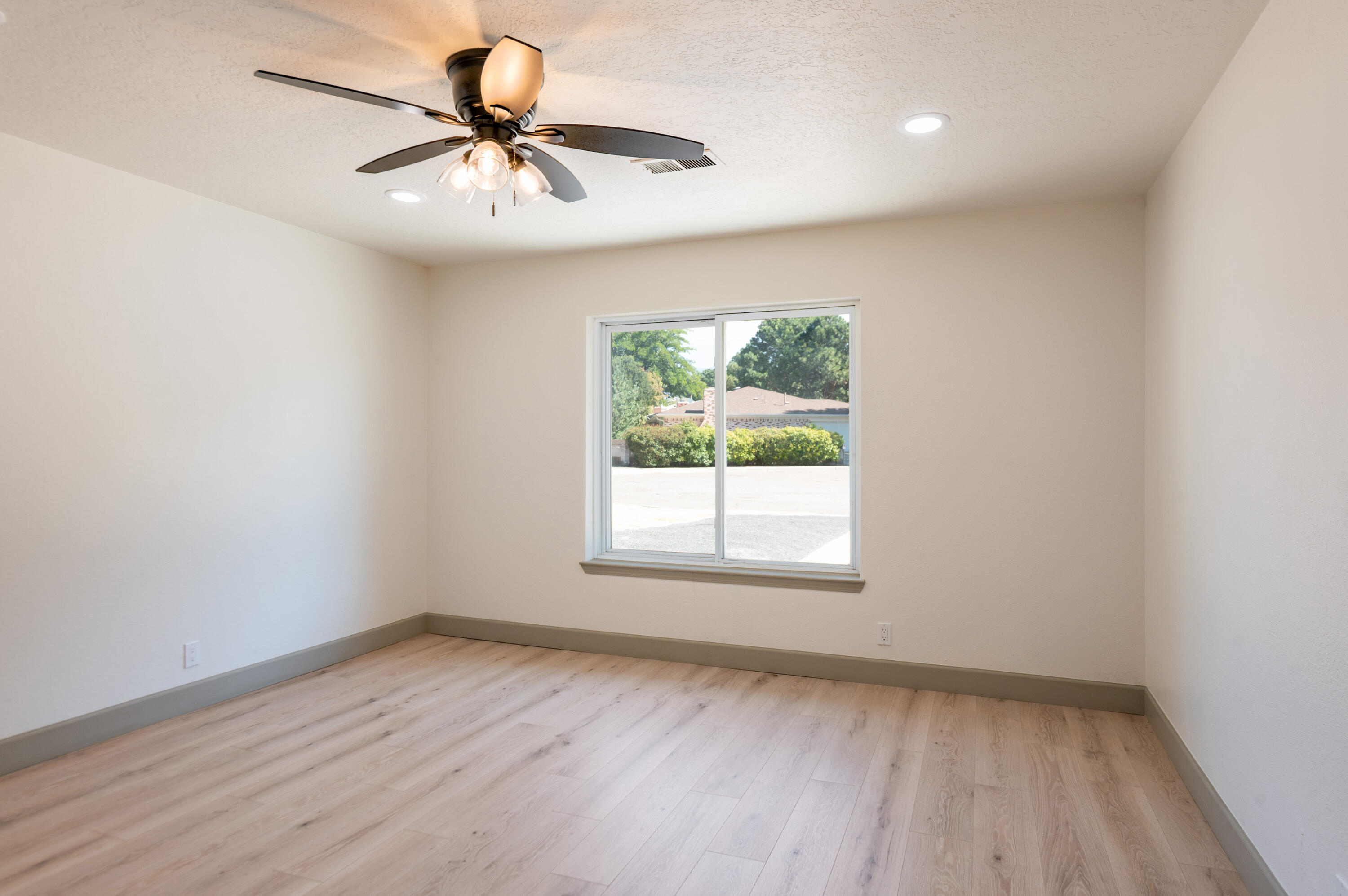 Photo 2 — 7015 Lantern Road NE