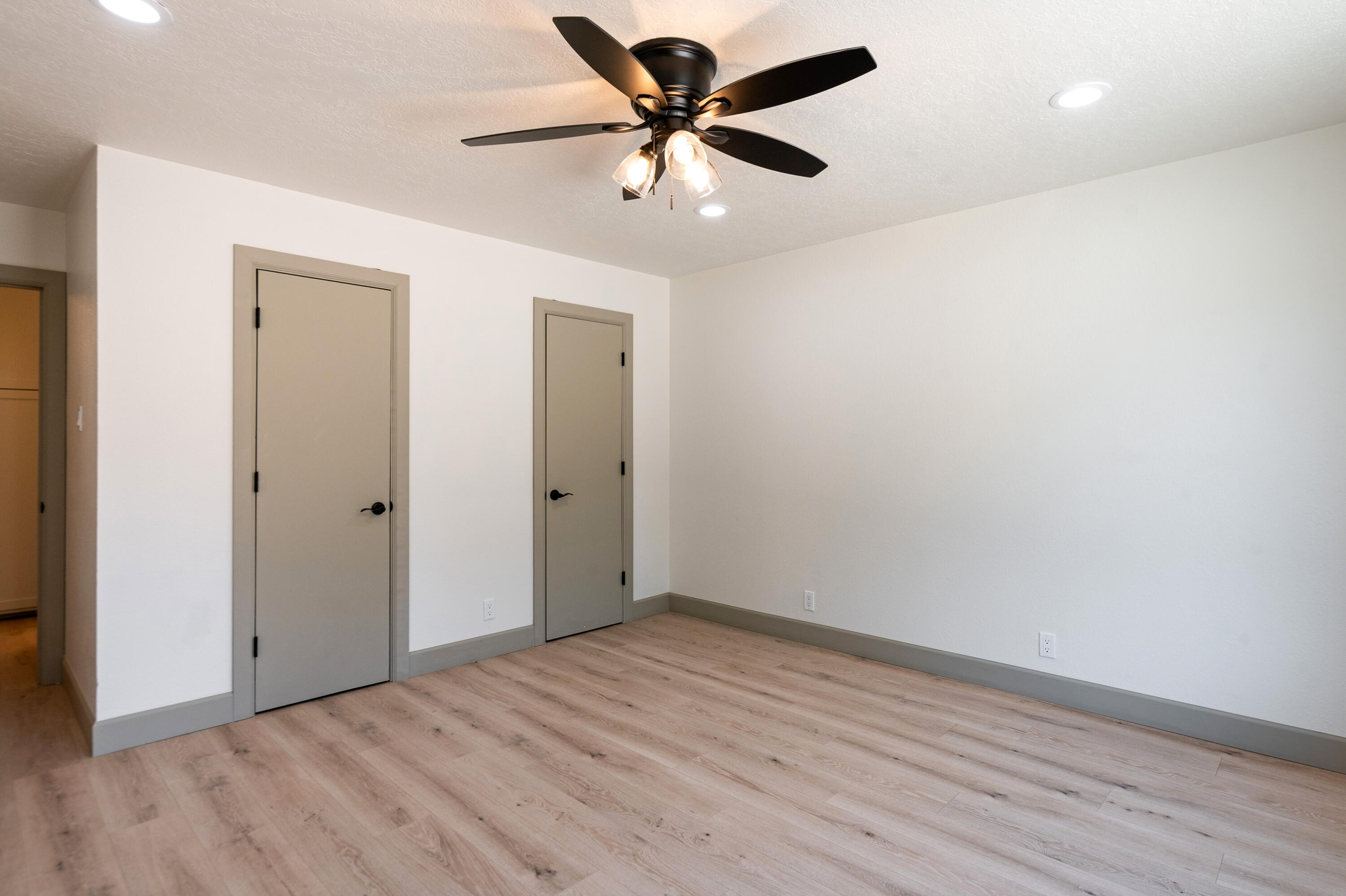 Photo 3 — 7015 Lantern Road NE
