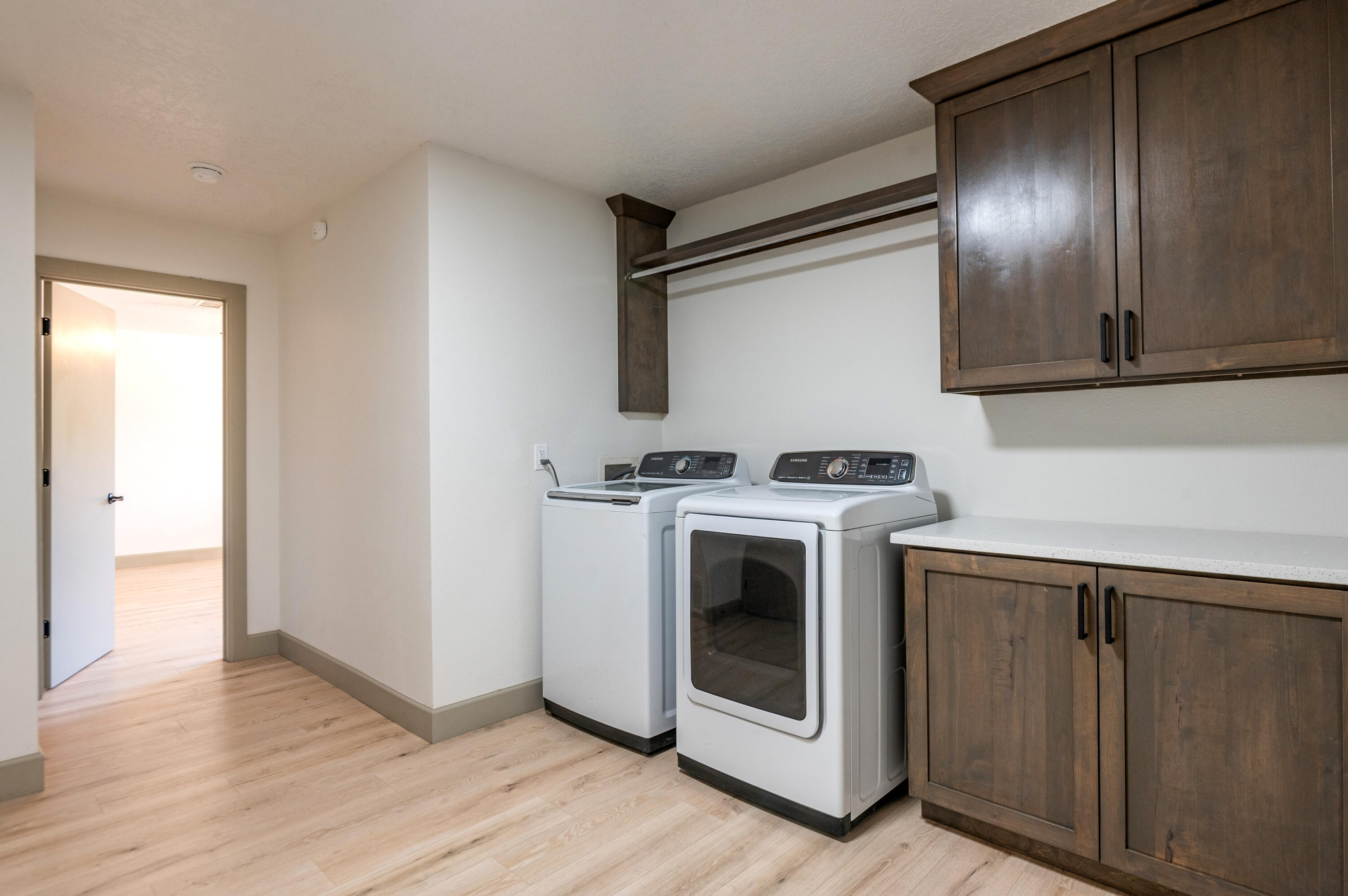 Photo 8 — 7015 Lantern Road NE