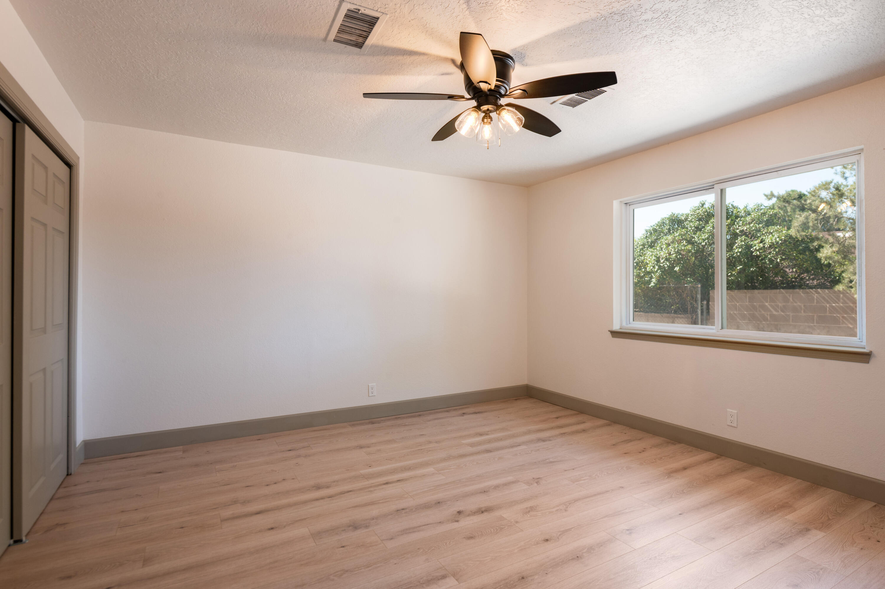 Photo 9 — 7015 Lantern Road NE