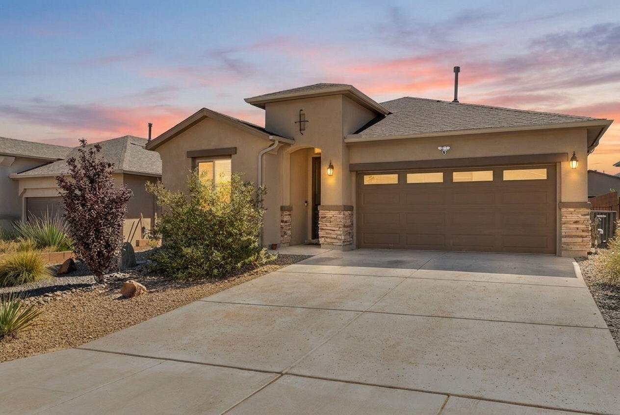 374 W Adeline Avenue SW, Los Lunas, NM 87031
