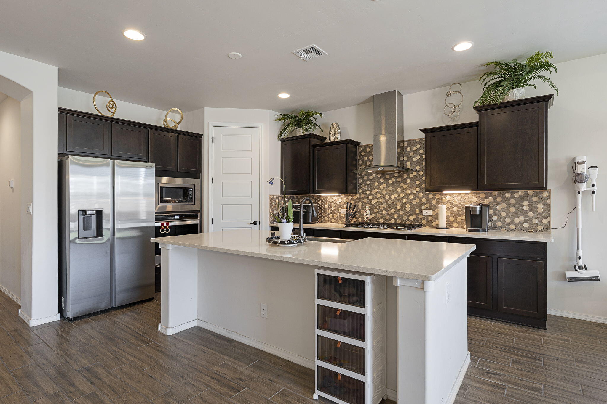 Photo 3 — 374 W Adeline Avenue SW