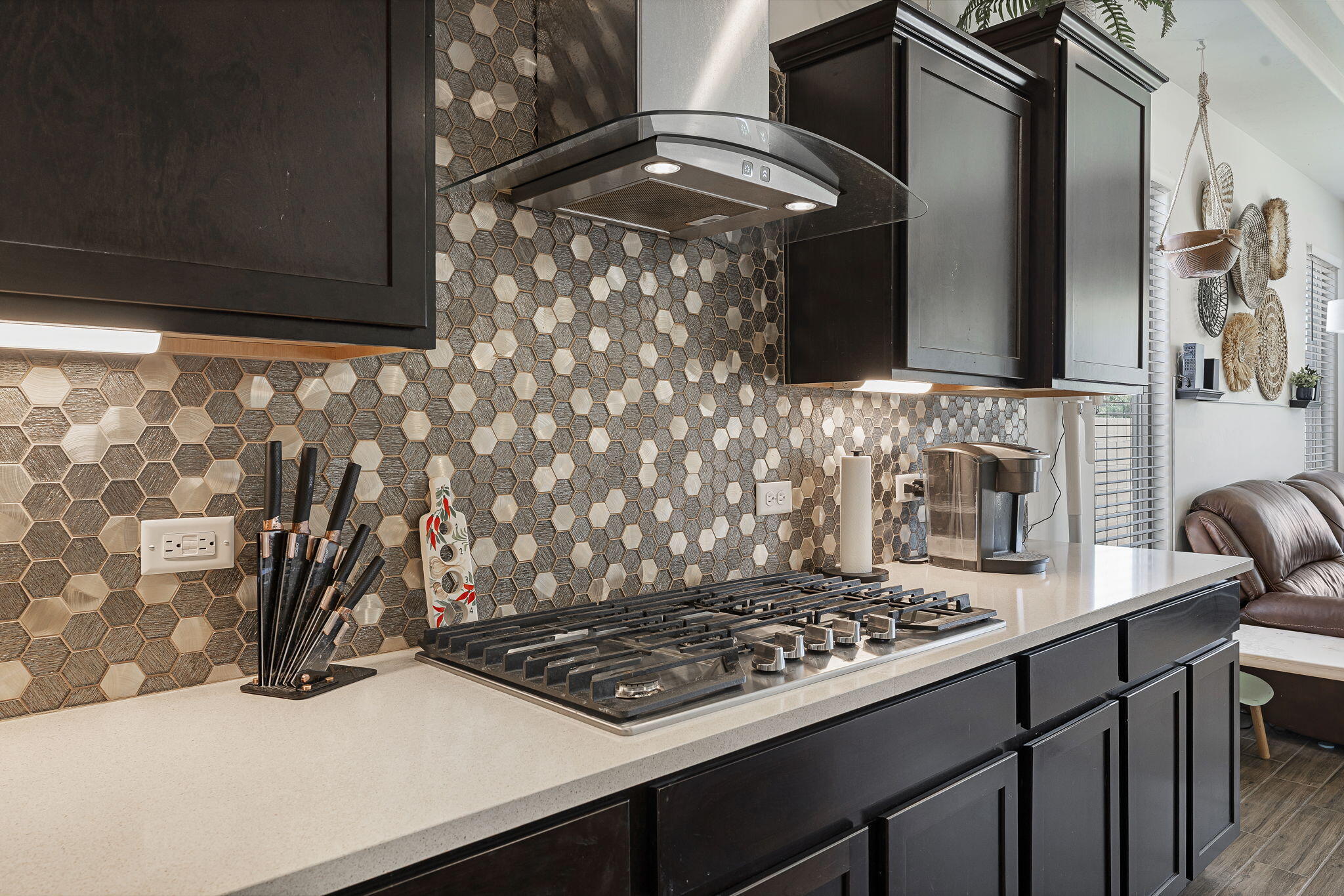 Photo 6 — 374 W Adeline Avenue SW