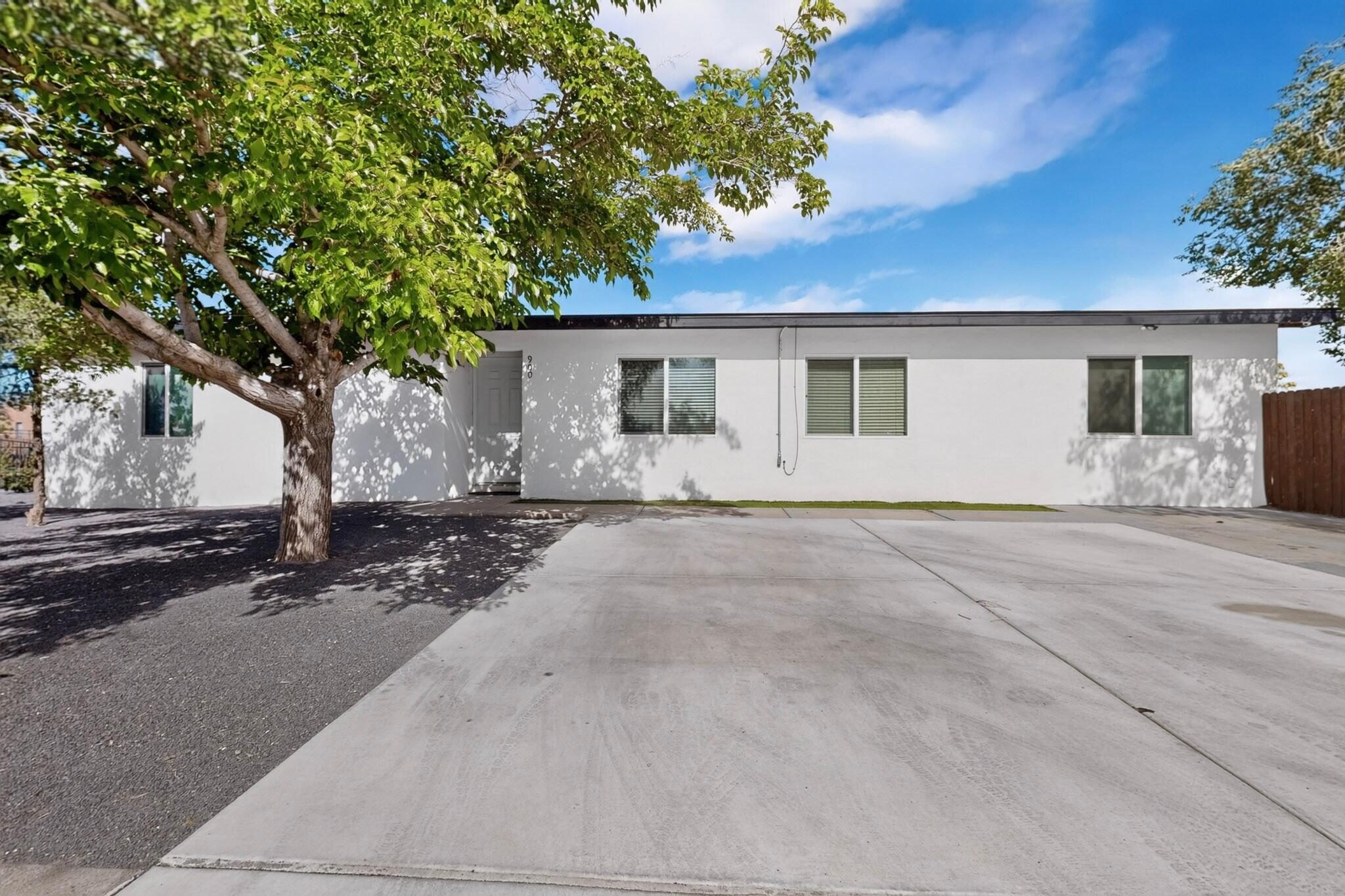 900 57th Street NW, Albuquerque, NM 87105