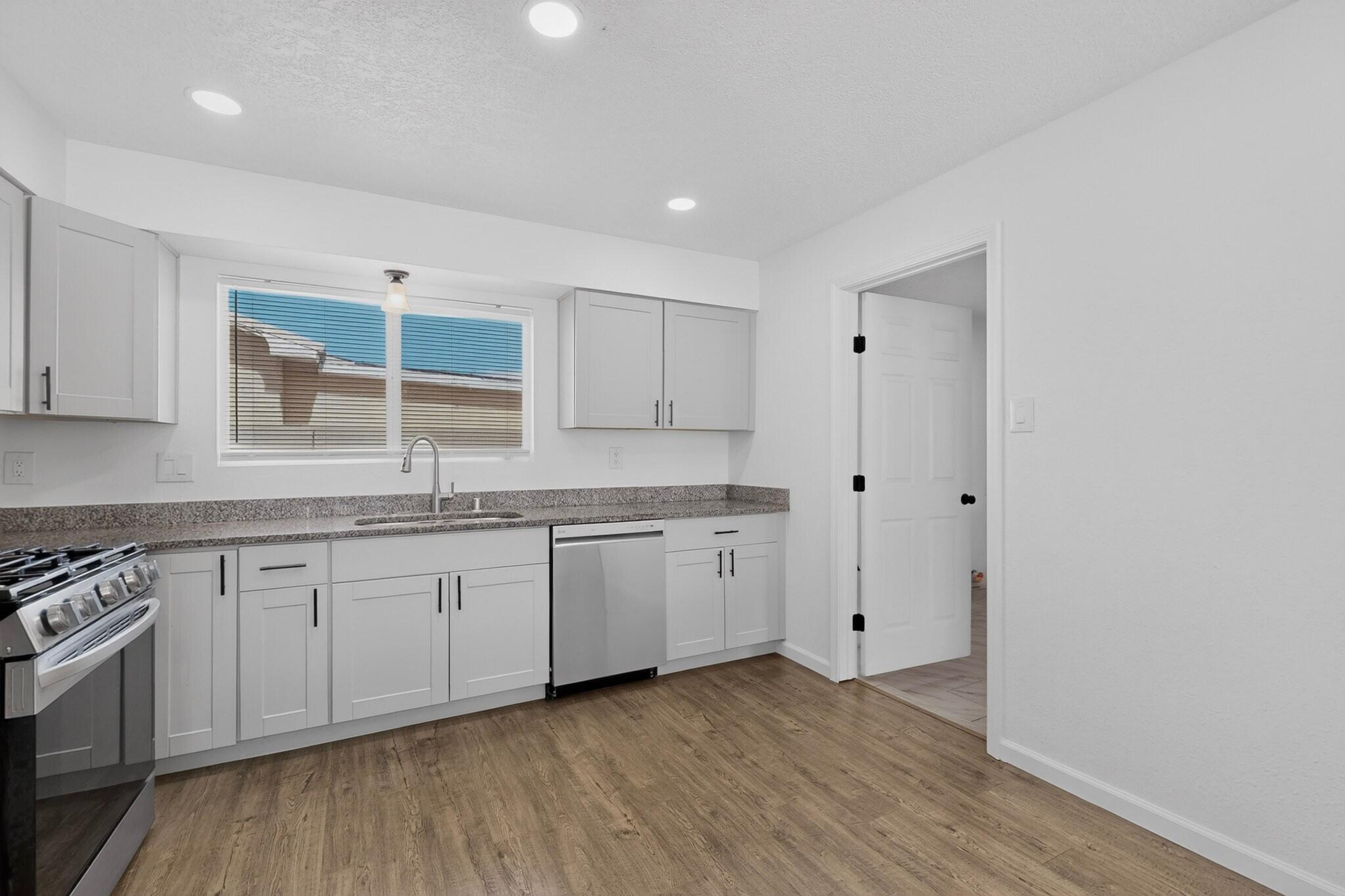 Photo 14 — 900 57th Street NW