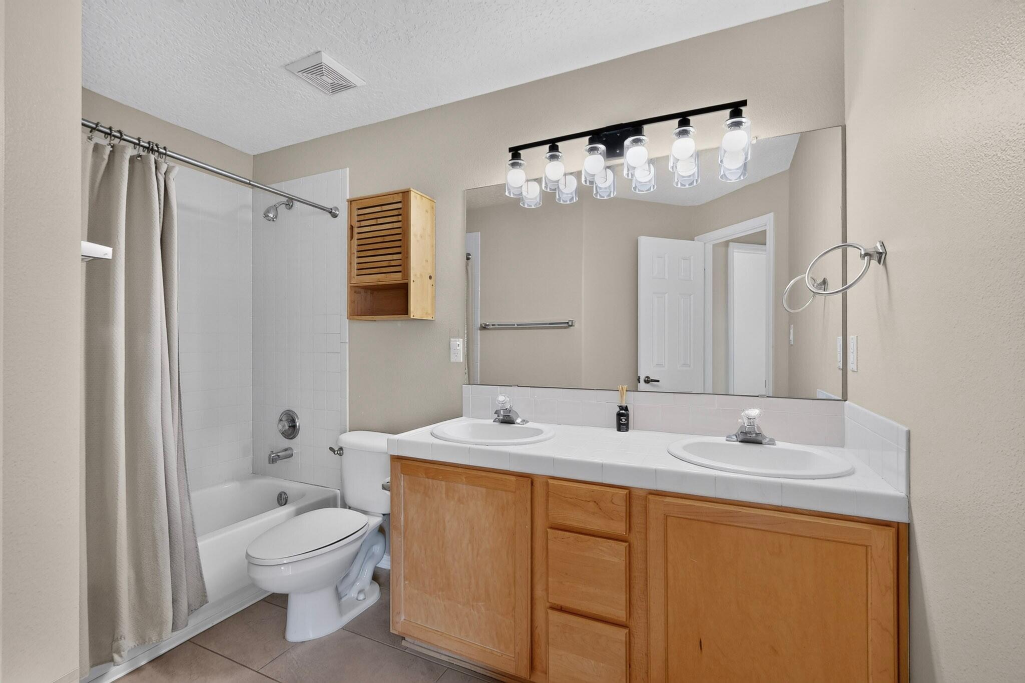 Photo 4 — 11019 Alta Drive NW