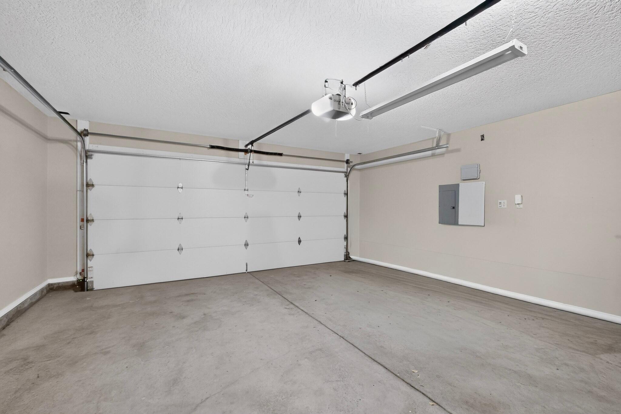 Photo 7 — 11019 Alta Drive NW