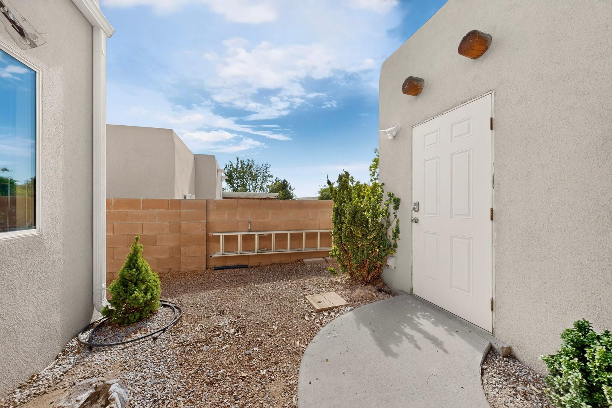 Photo 20 — 11019 Alta Drive NW