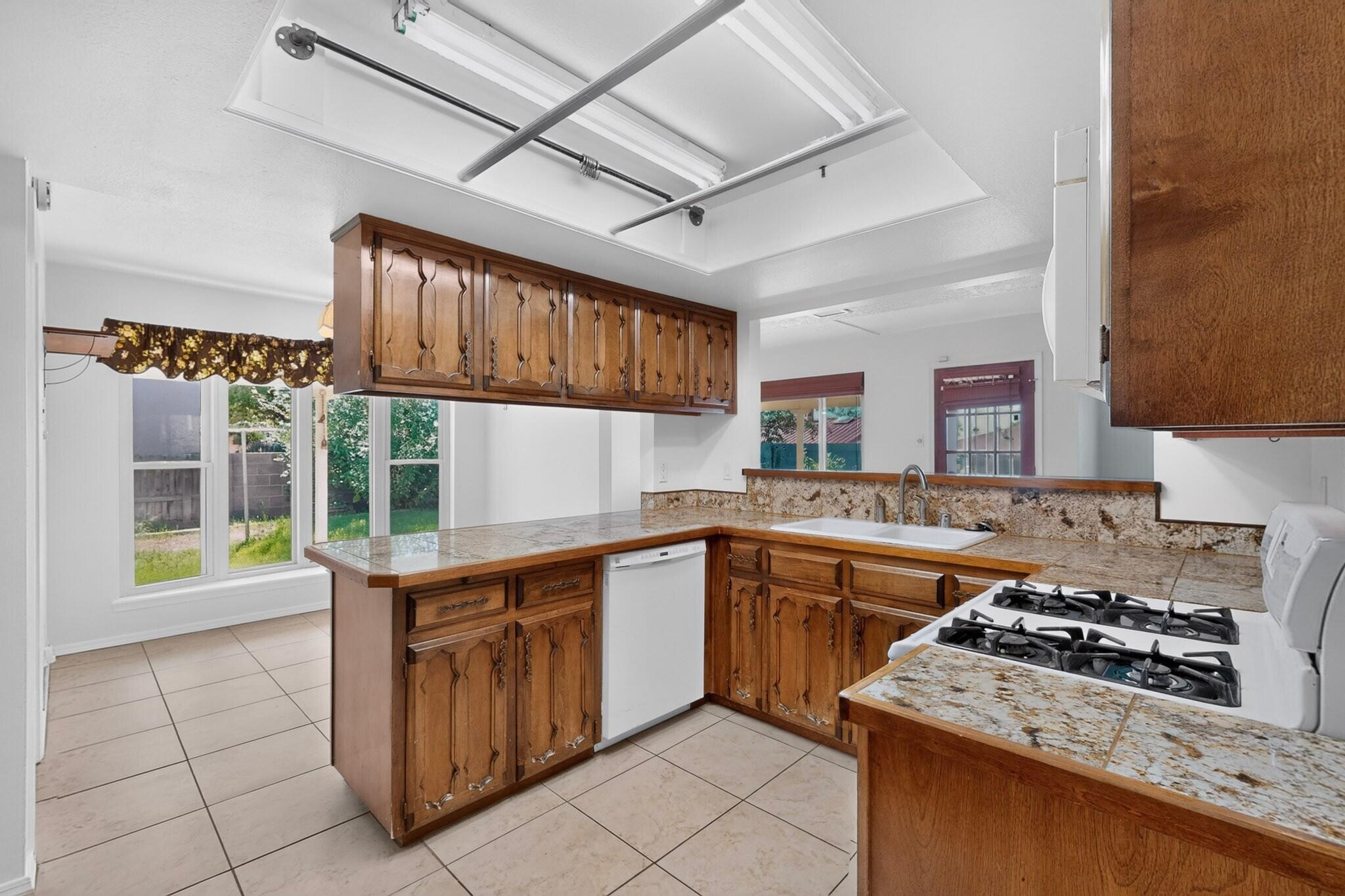 Photo 9 — 7801 Pioneer Trail NE