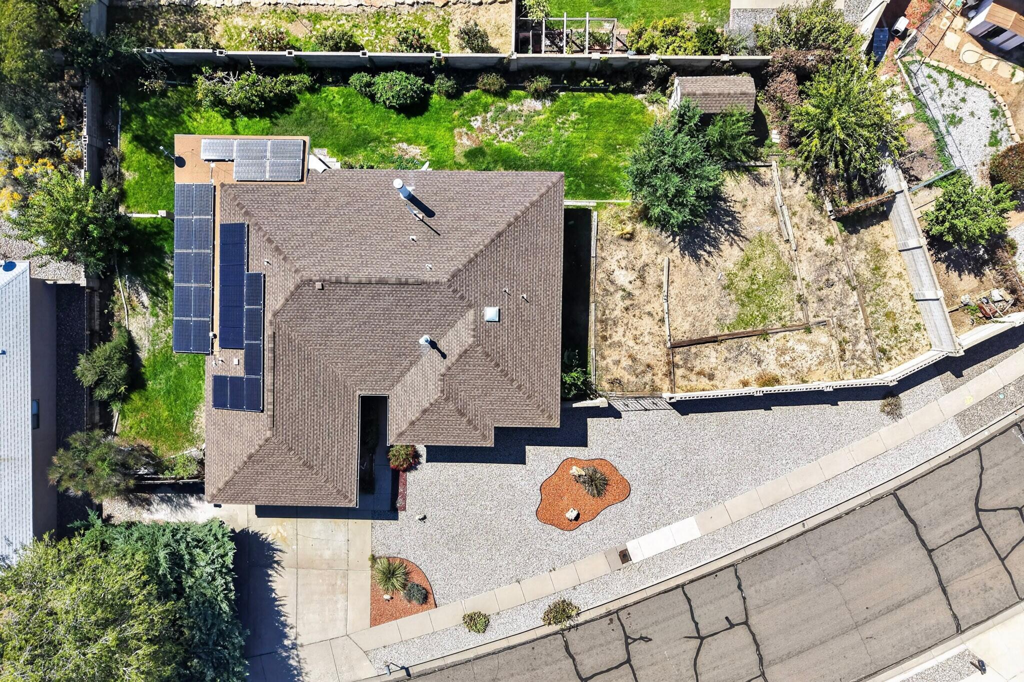 Photo 4 — 7801 Pioneer Trail NE