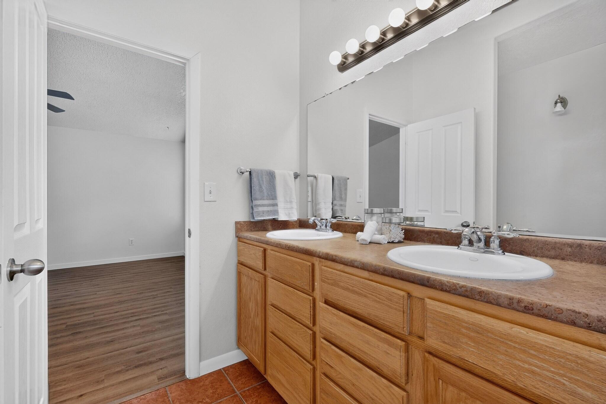 Photo 3 — 2102 N Ensenada Circle SE