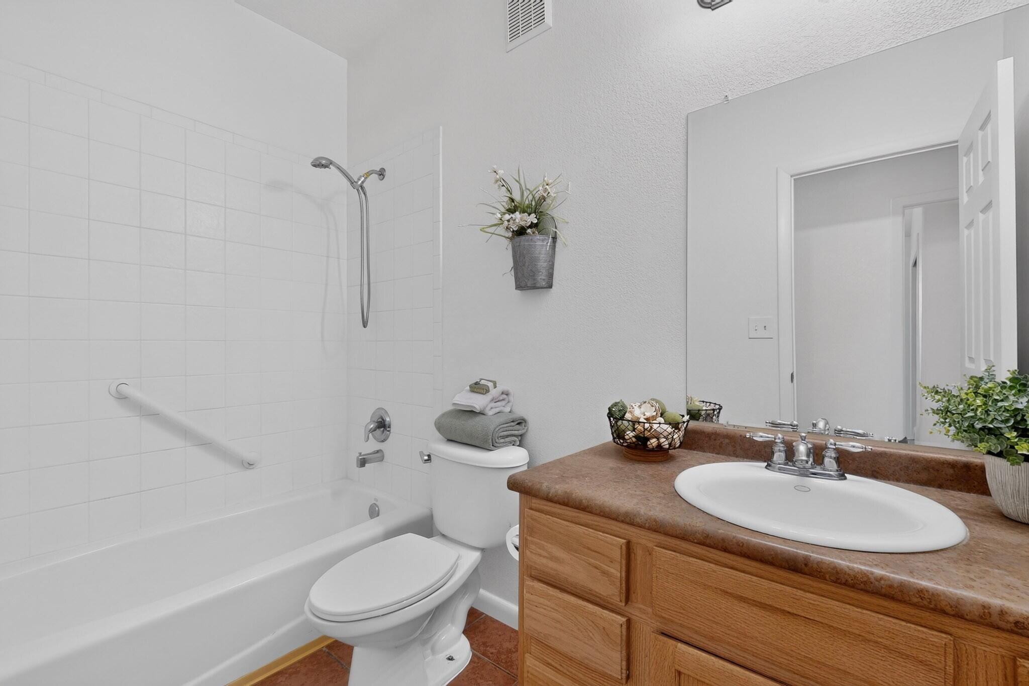 Photo 6 — 2102 N Ensenada Circle SE
