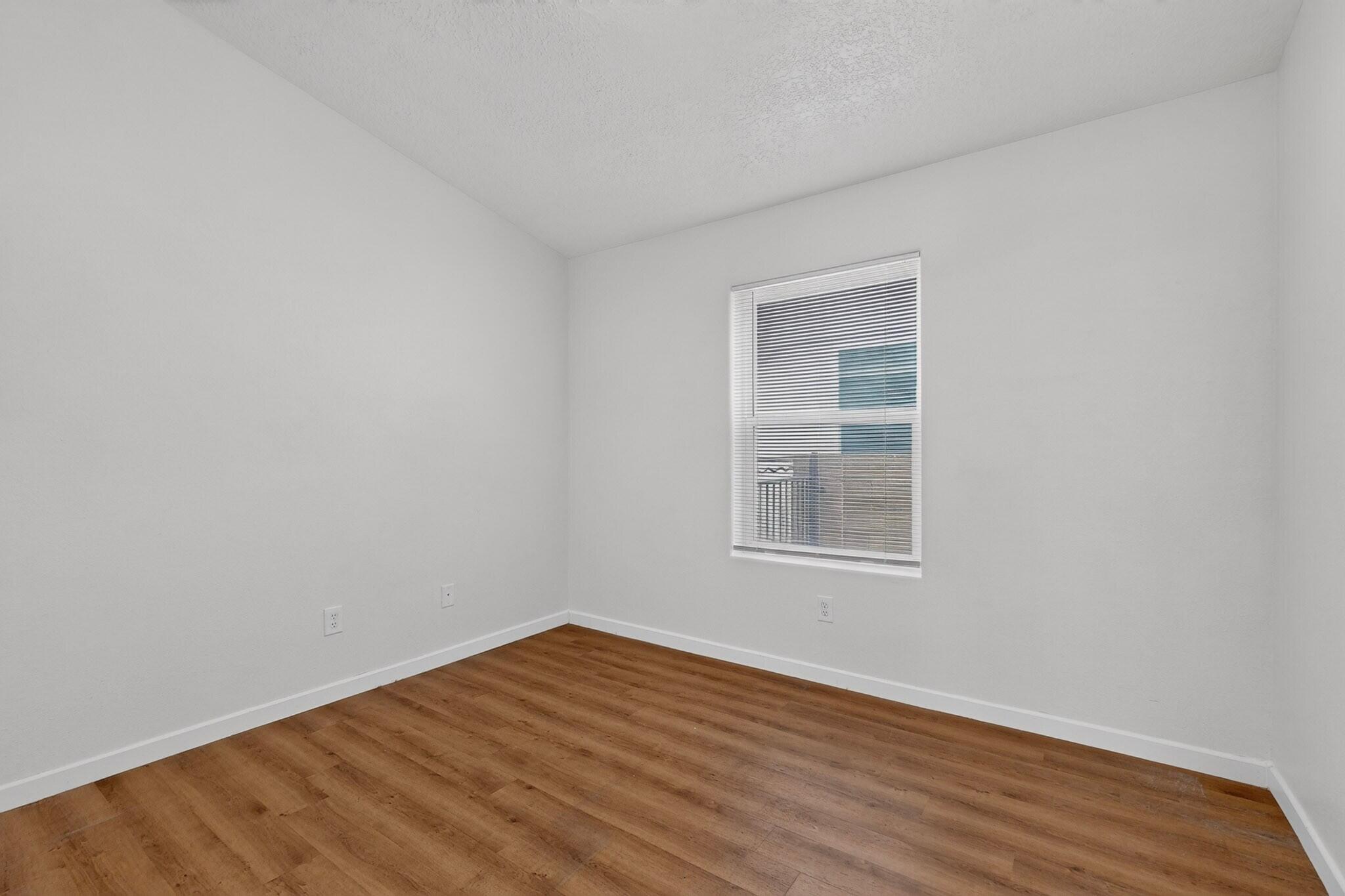 Photo 9 — 2102 N Ensenada Circle SE