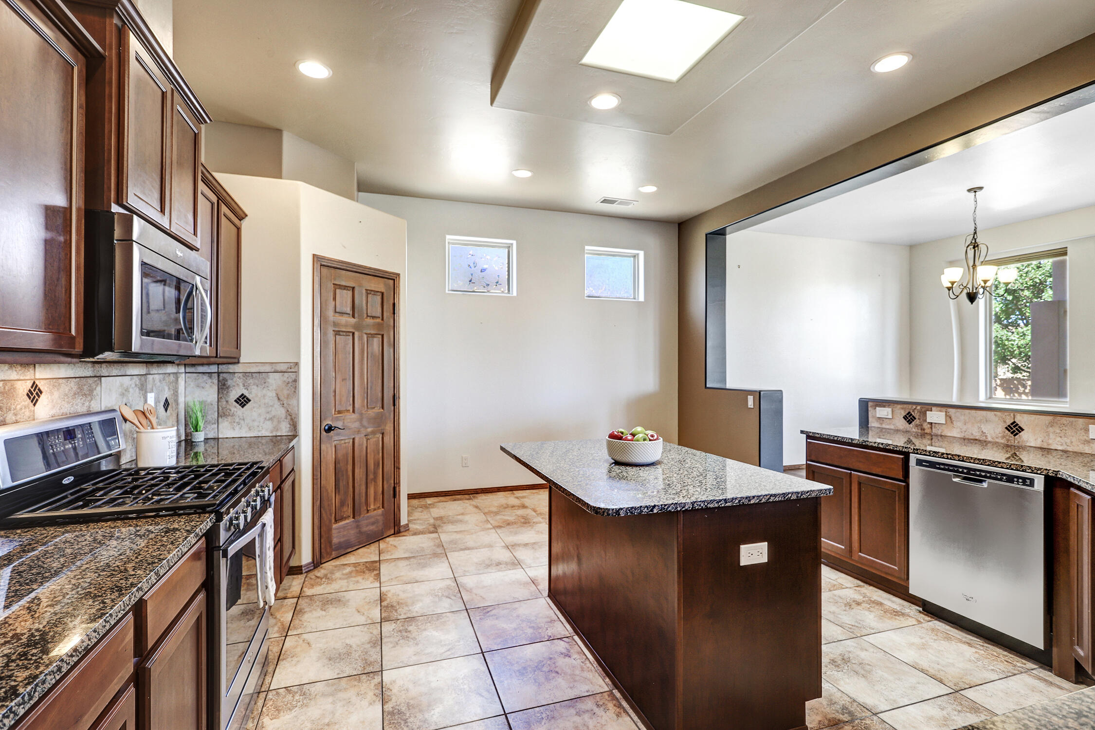 Photo 20 — 5320 Sacate Avenue NW