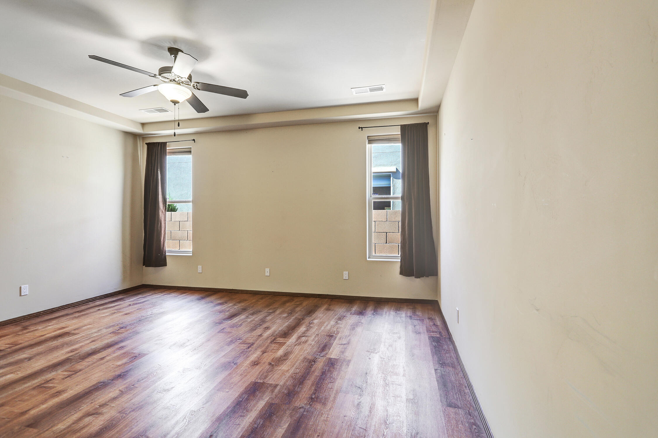 Photo 18 — 5320 Sacate Avenue NW