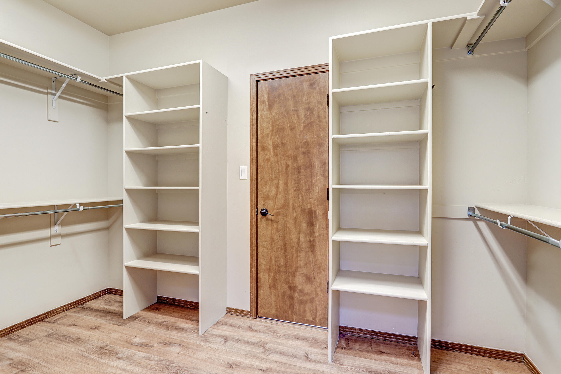 Photo 14 — 5320 Sacate Avenue NW