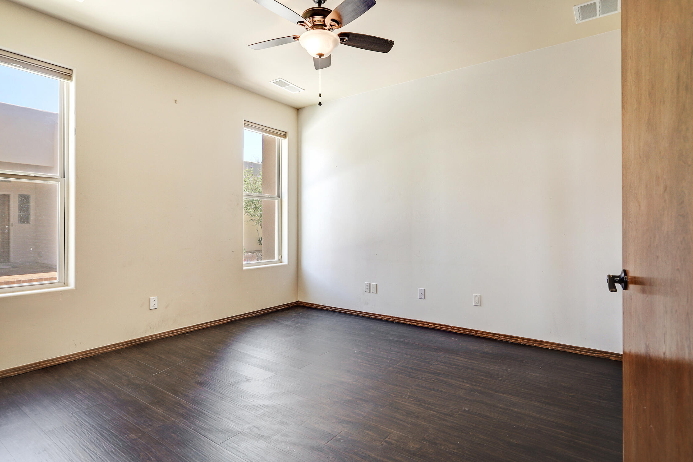 Photo 9 — 5320 Sacate Avenue NW