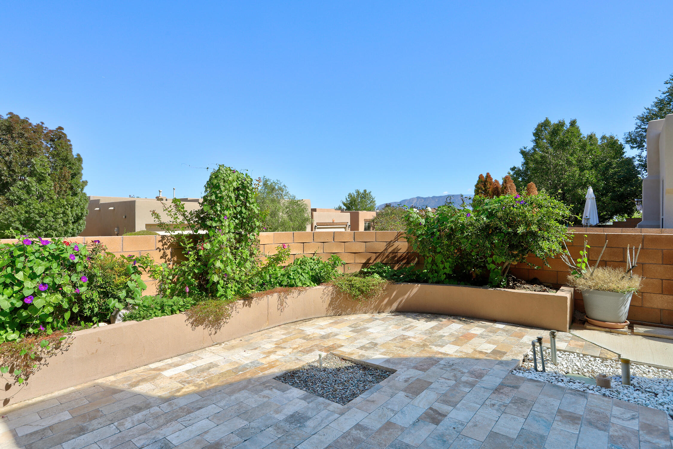 Photo 6 — 5320 Sacate Avenue NW