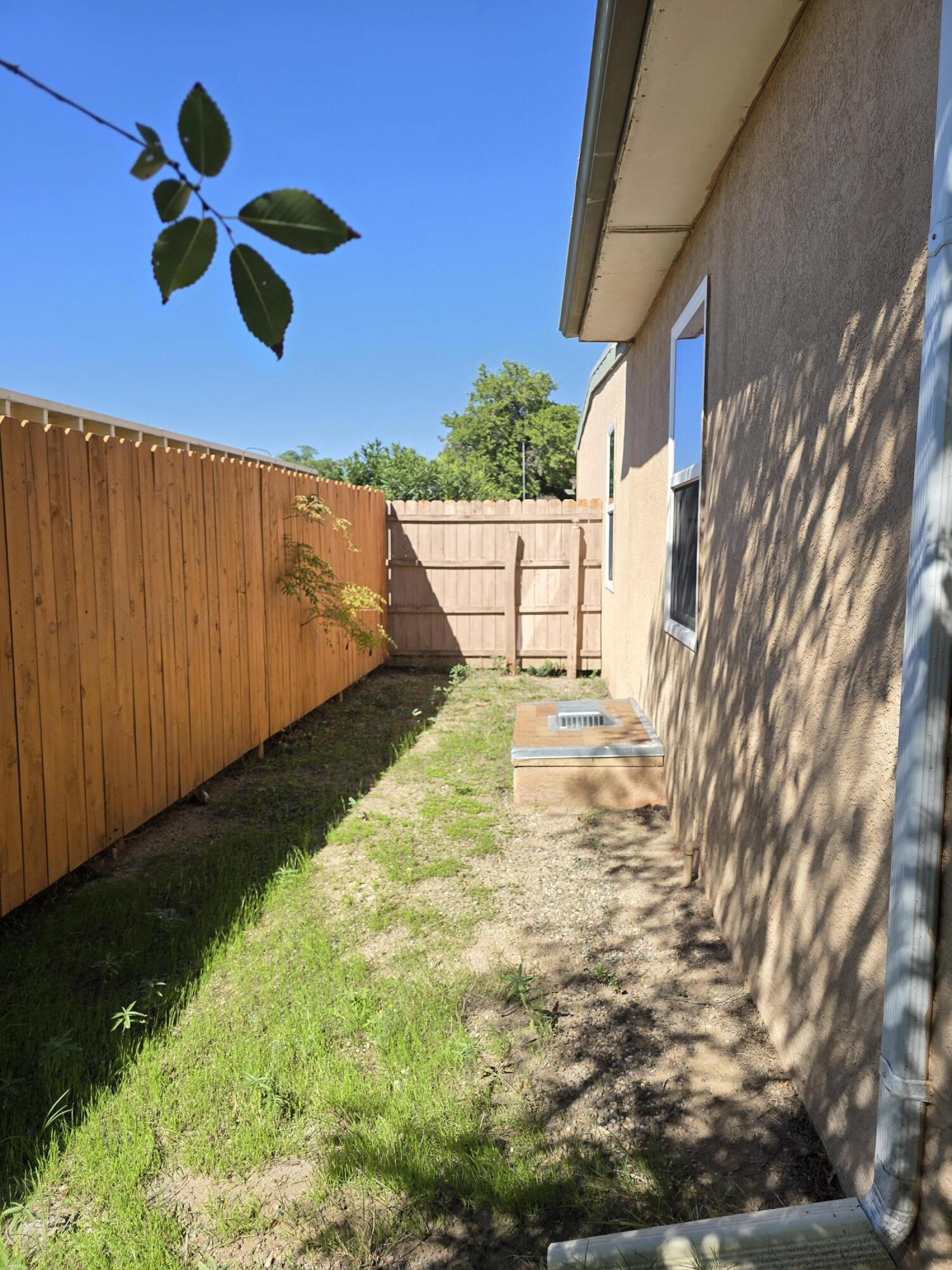Photo 18 — 4308 Shepard Road NE