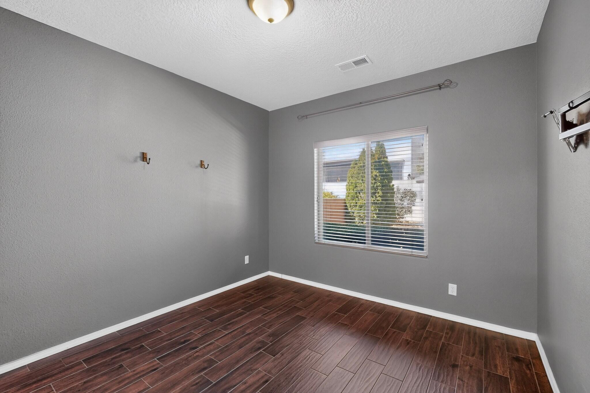 Photo 19 — 5843 Fossil Road NW