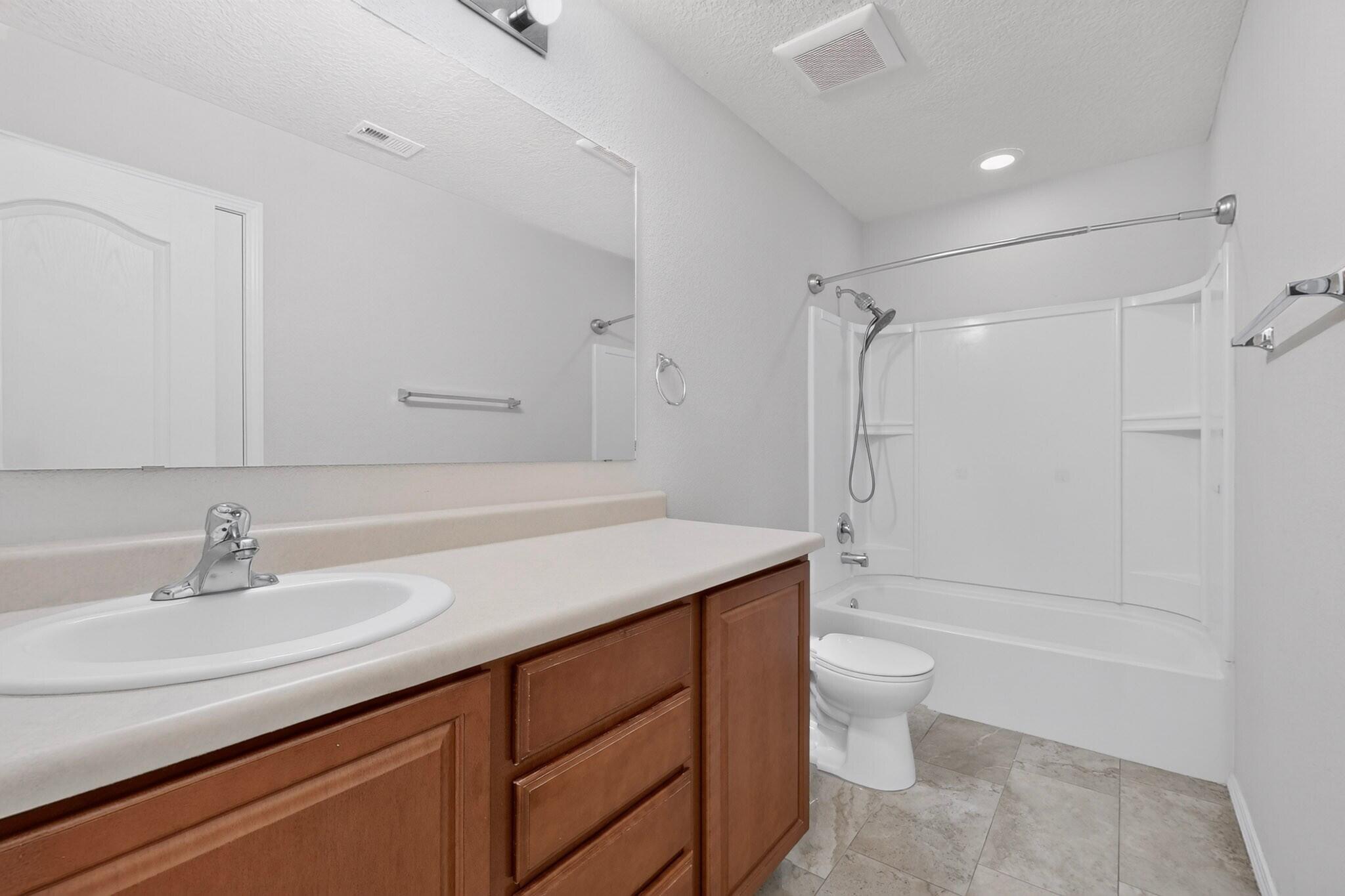 Photo 15 — 5843 Fossil Road NW
