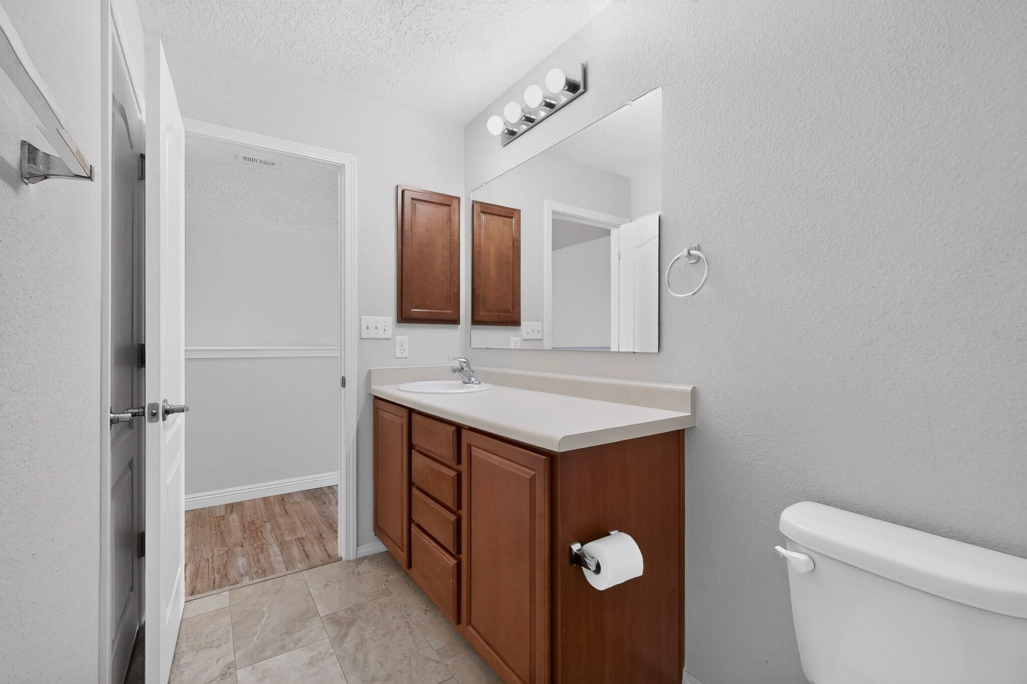 Photo 14 — 5843 Fossil Road NW