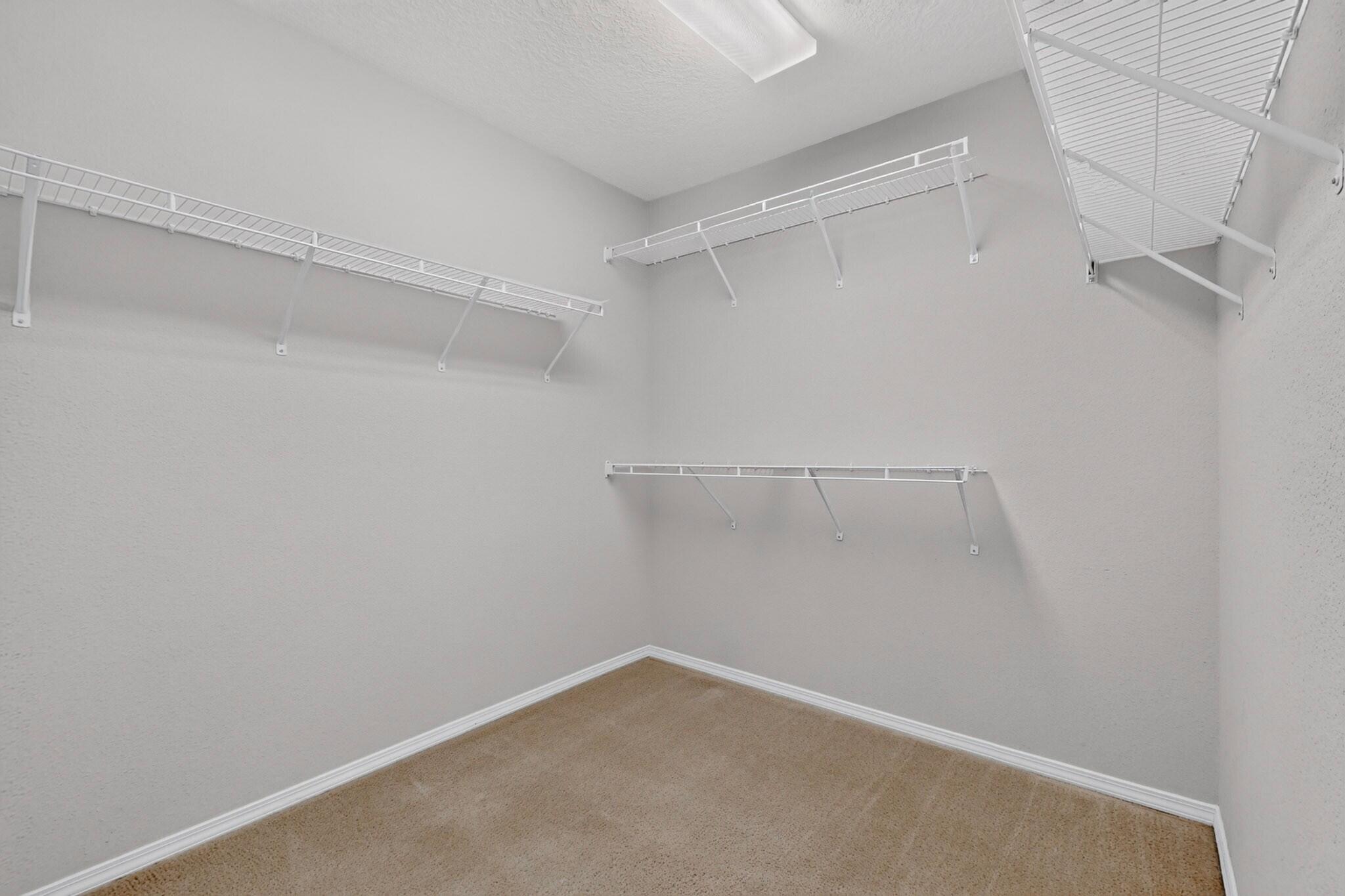 Photo 11 — 5843 Fossil Road NW