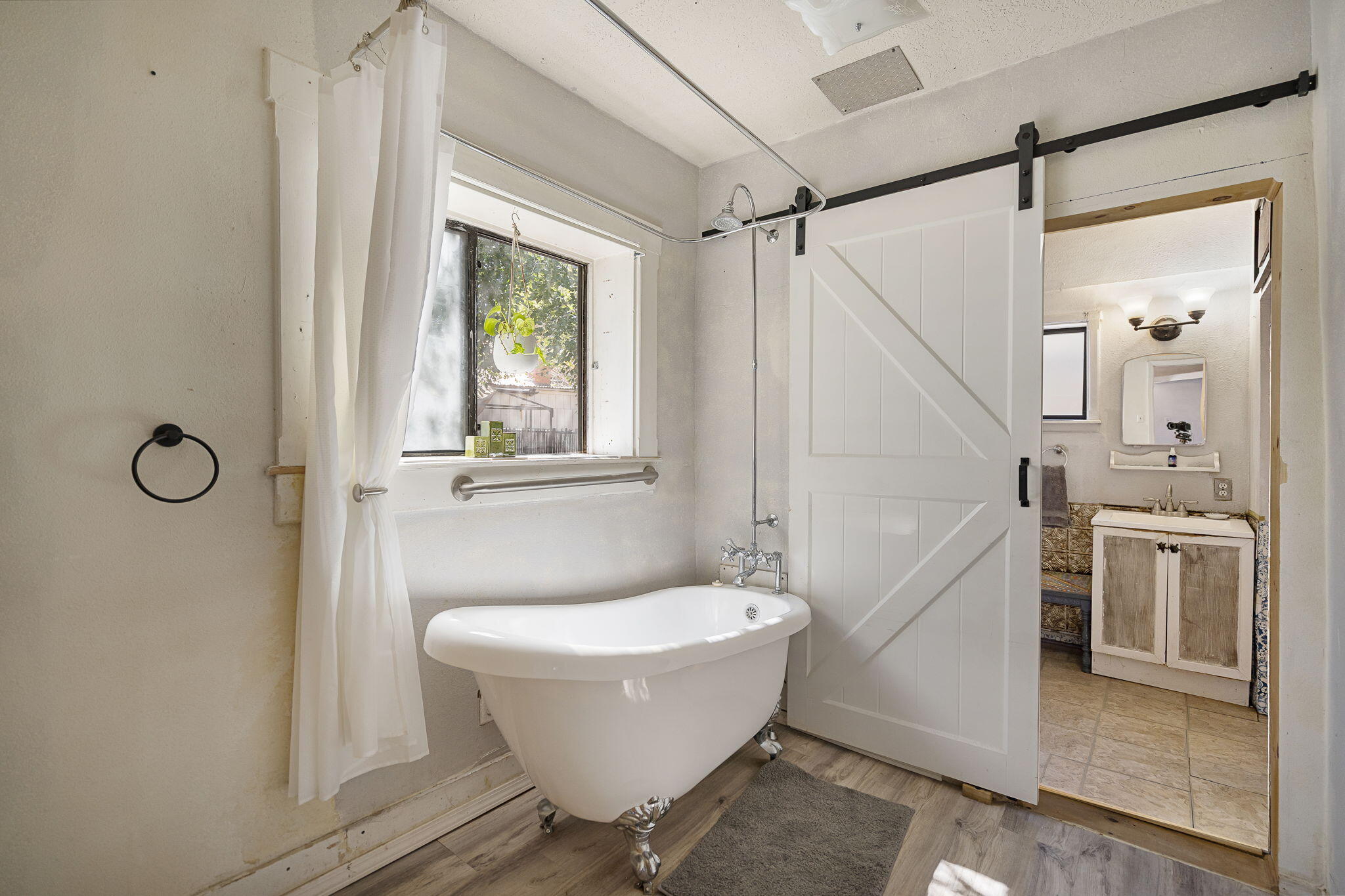 Photo 8 — 620 Iron Avenue SW