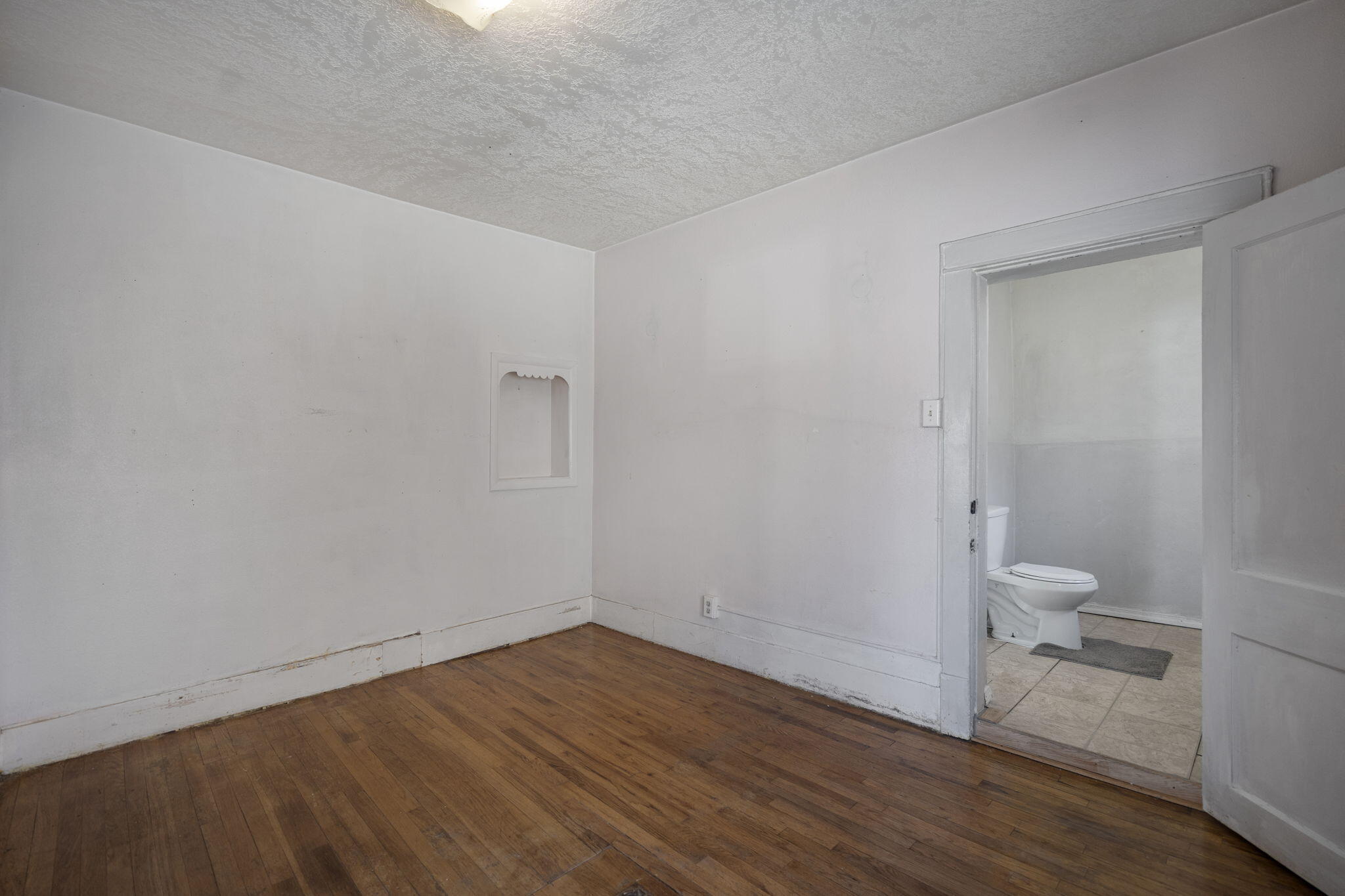 Photo 6 — 620 Iron Avenue SW