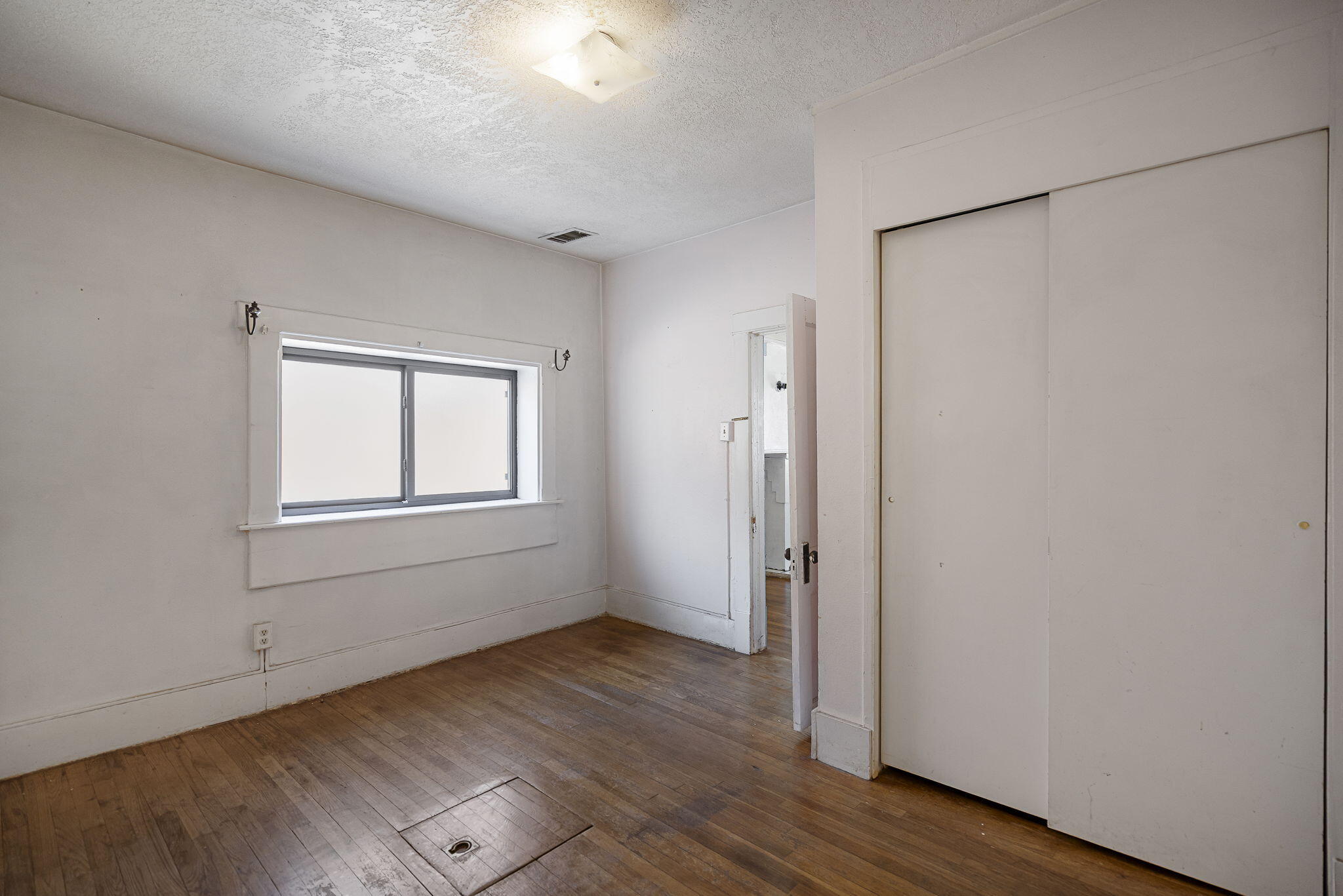 Photo 5 — 620 Iron Avenue SW