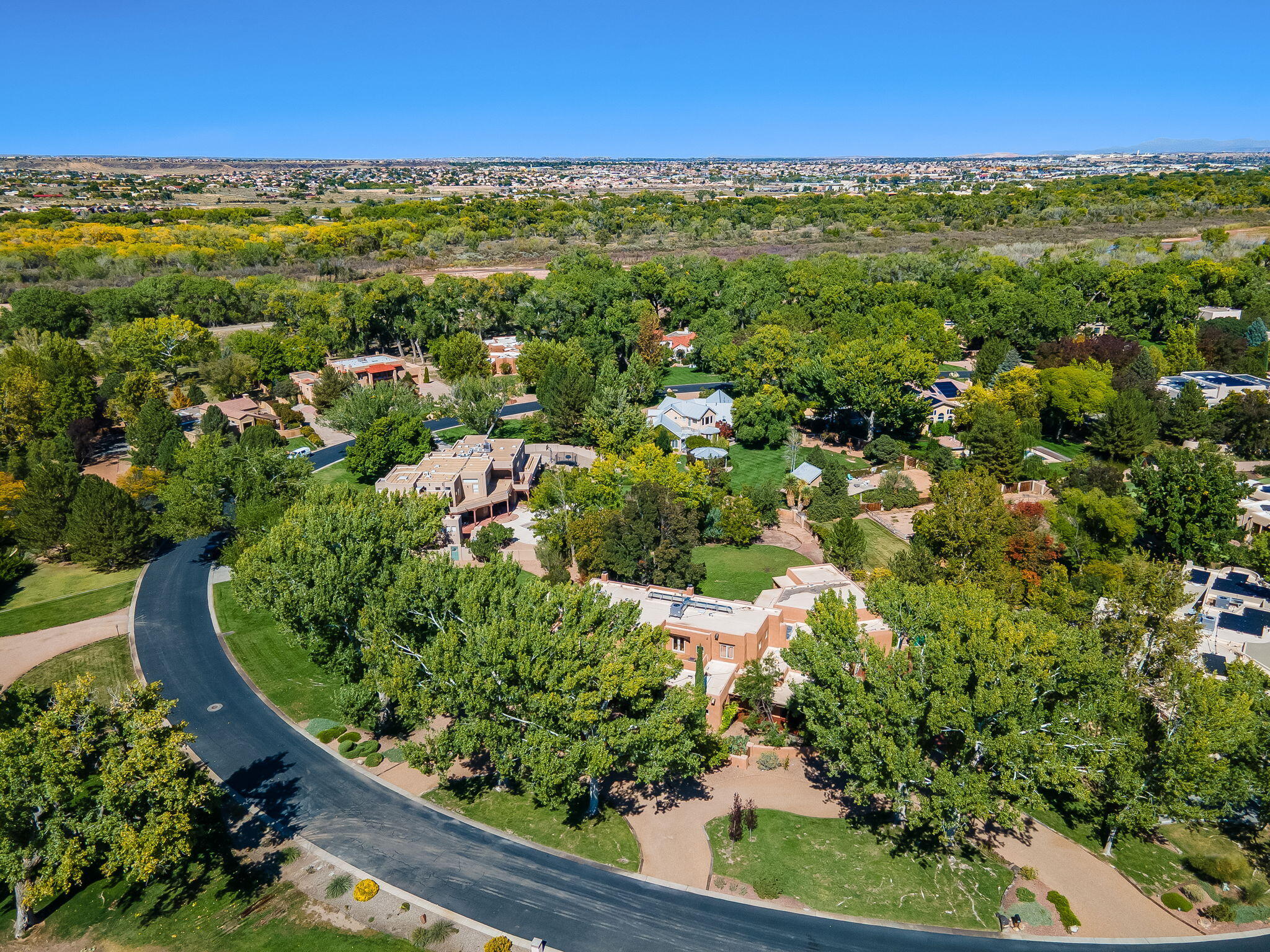 Photo 9 — 1623 Francisca Road NW