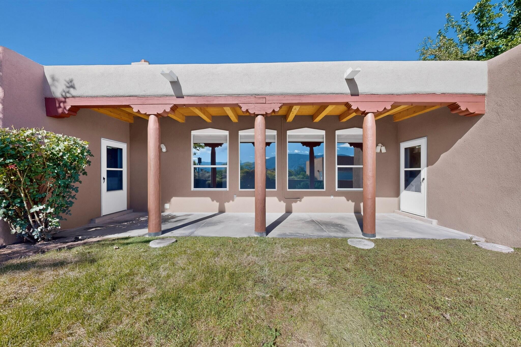 Photo 11 — 150 Silva Court