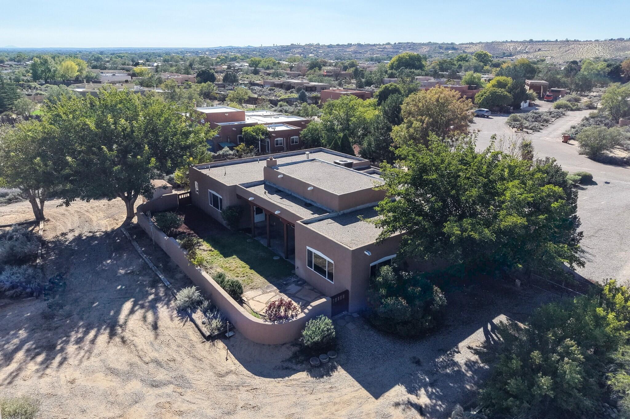 Photo 7 — 150 Silva Court