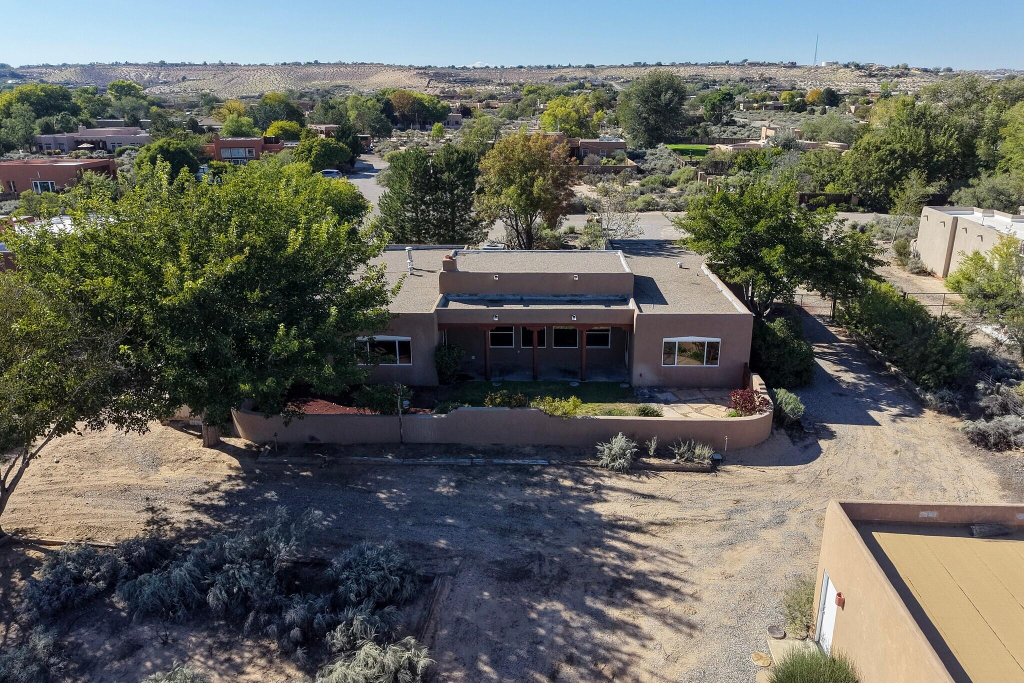 Photo 6 — 150 Silva Court