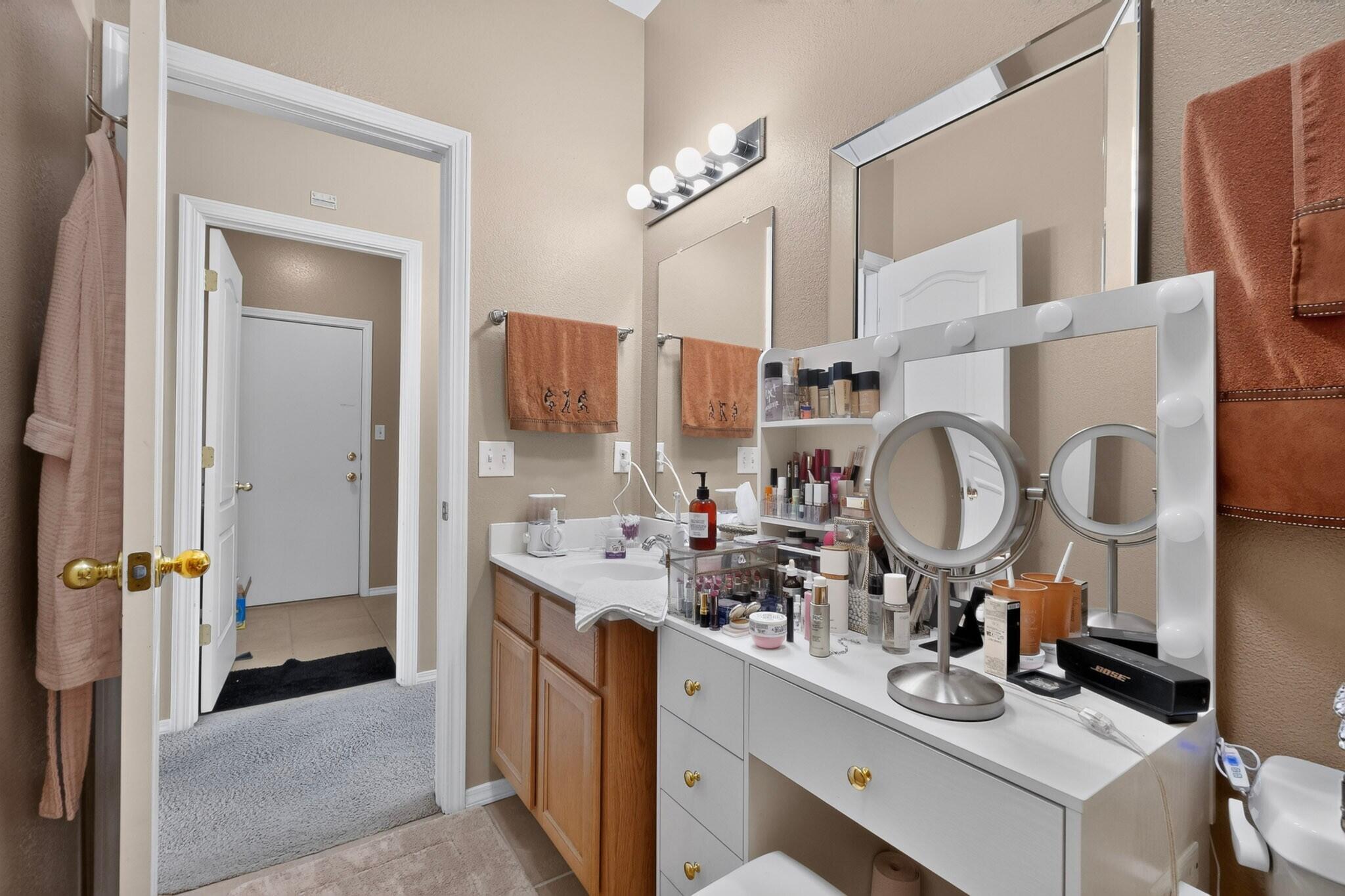 Photo 14 — 9324 Upper Meadow Avenue SW