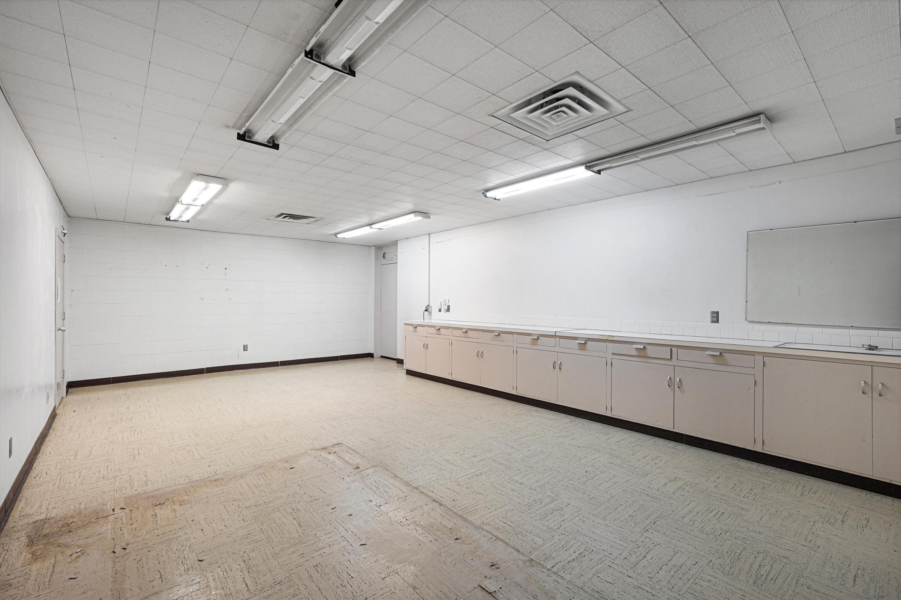 Photo 16 — 712 S 1st Street