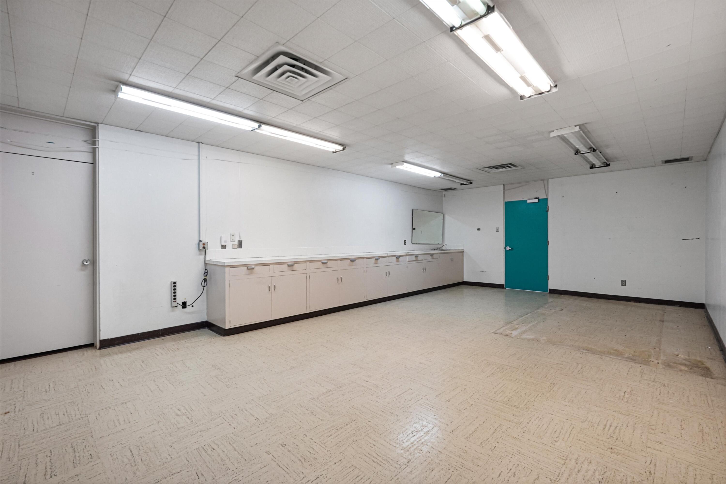 Photo 14 — 712 S 1st Street