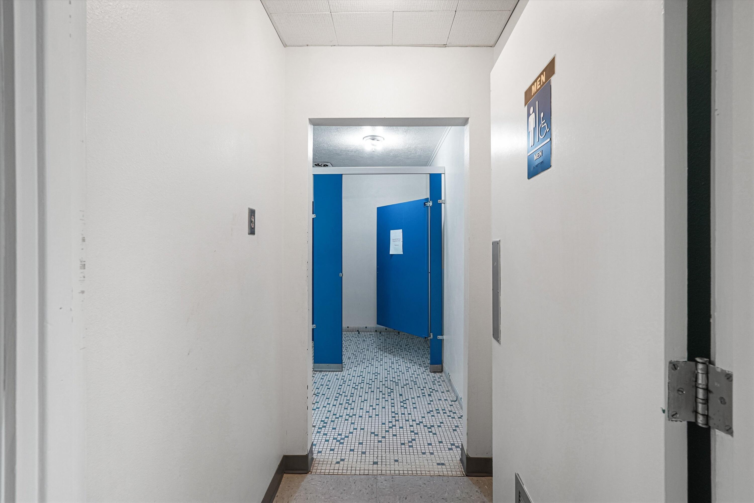 Photo 8 — 712 S 1st Street
